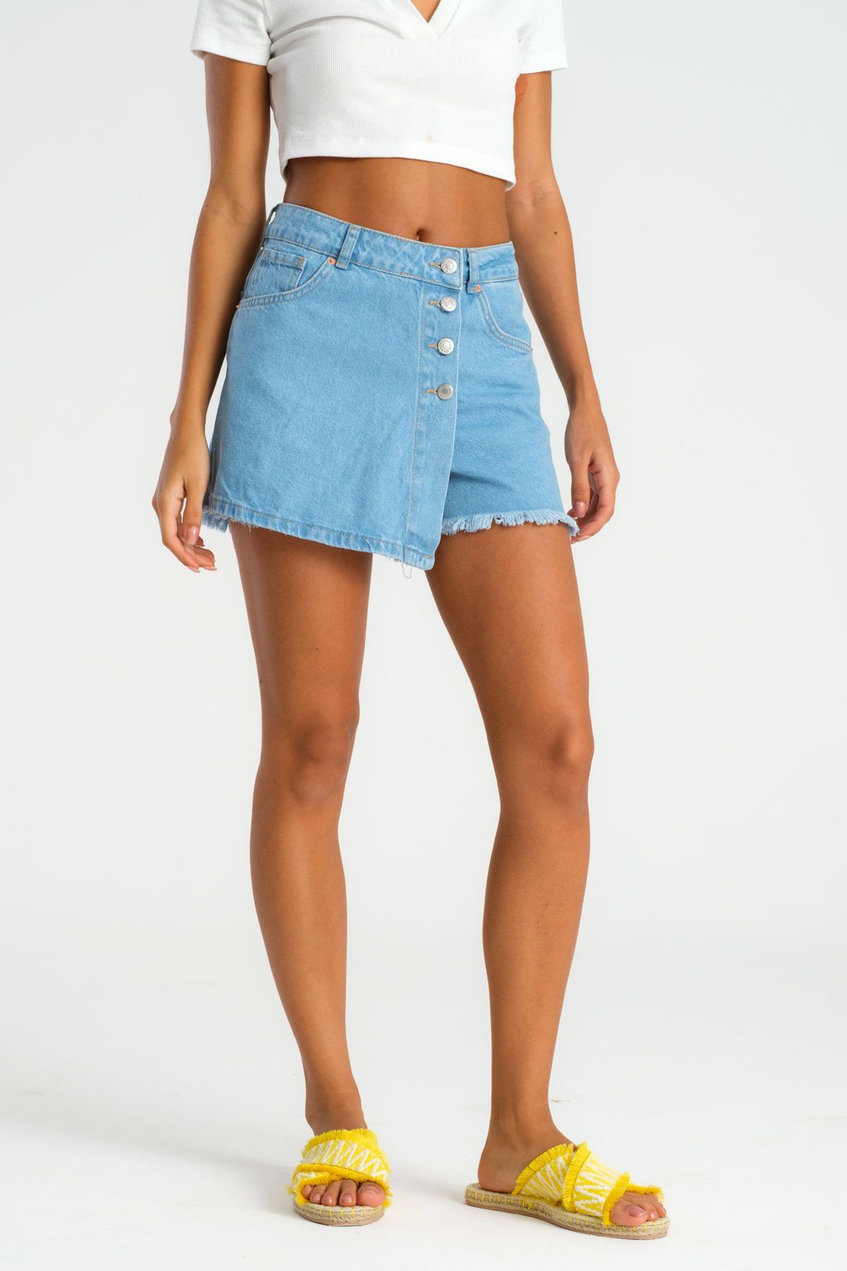 its basic Kadın Ice Mavi Renk Önü Düğmeli Denim Şort Etek