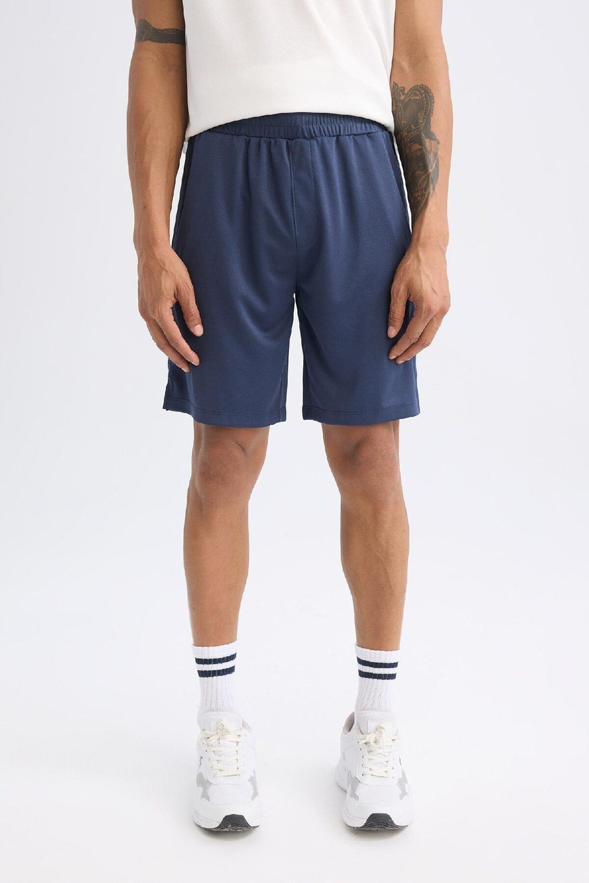 Defacto DeFactoFit Slim Fit Dar Kesim Sporcu Standart Paça Şort V3030AZ25SP