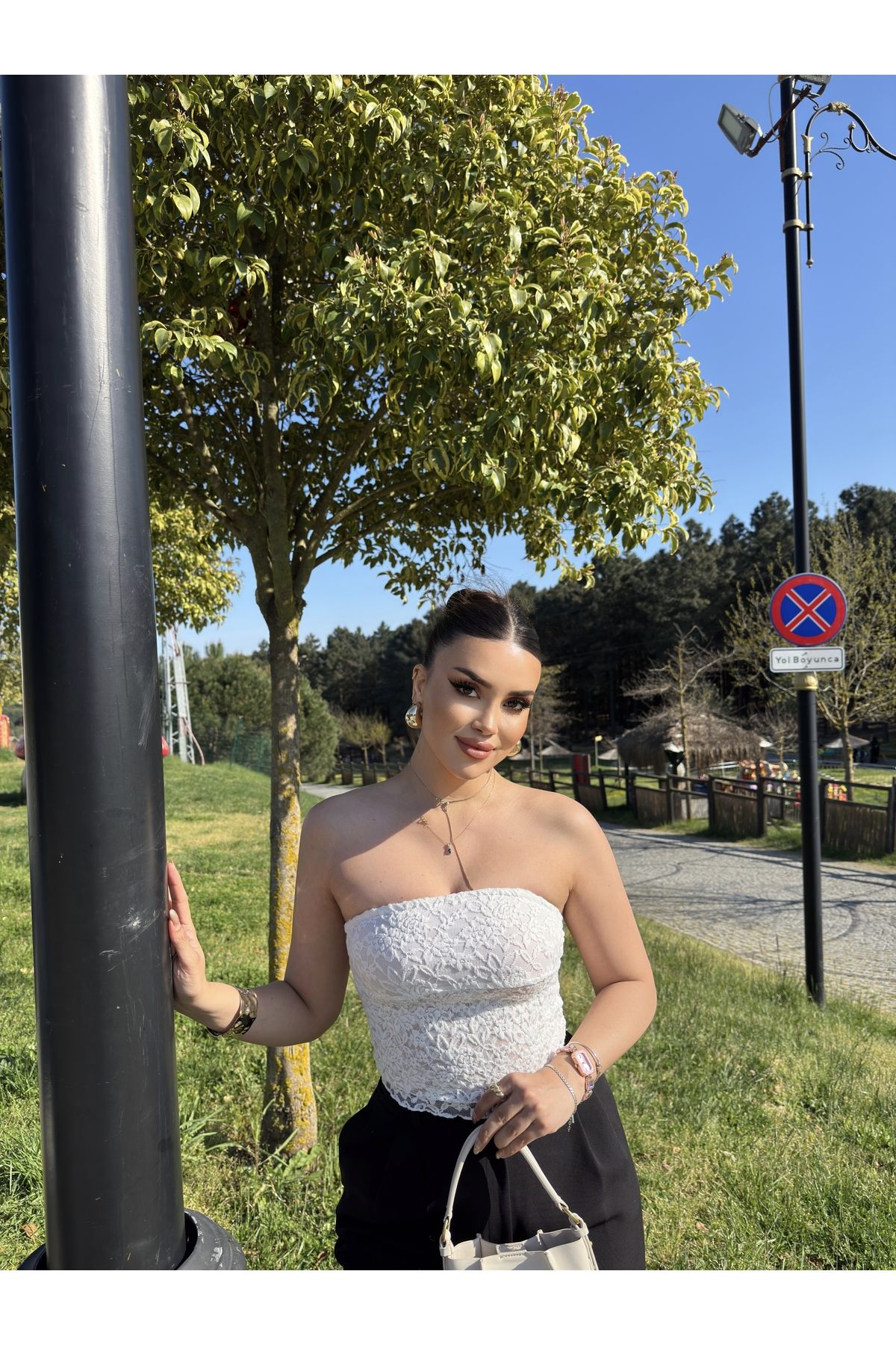 Bbeox Straplez Dantel Crop
