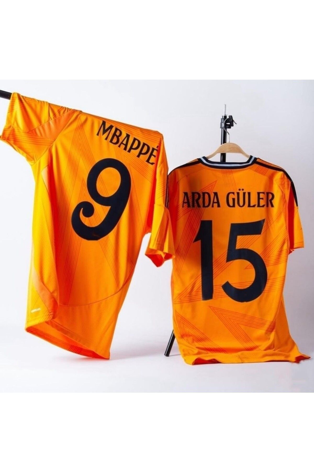 kombinezyum R.e.a.l M.a.d.r.i.d 2024/25 #9 MBAPPE & #15 AR'DA GÜ'LER Deplasman Forması (TURUNCU) 2 Lİ SET