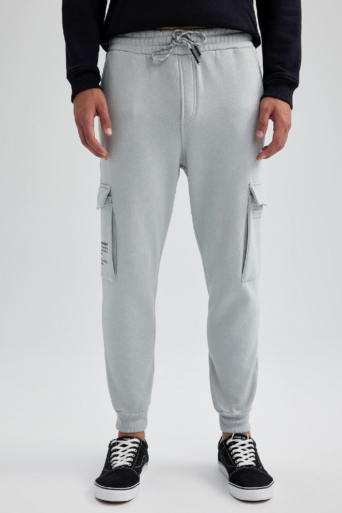 Defacto Regular Fit Jogger Eşofman Altı Kargo Cepli Basic Düz Beli Bağcıklı Lastikli Paça Y5533az23au