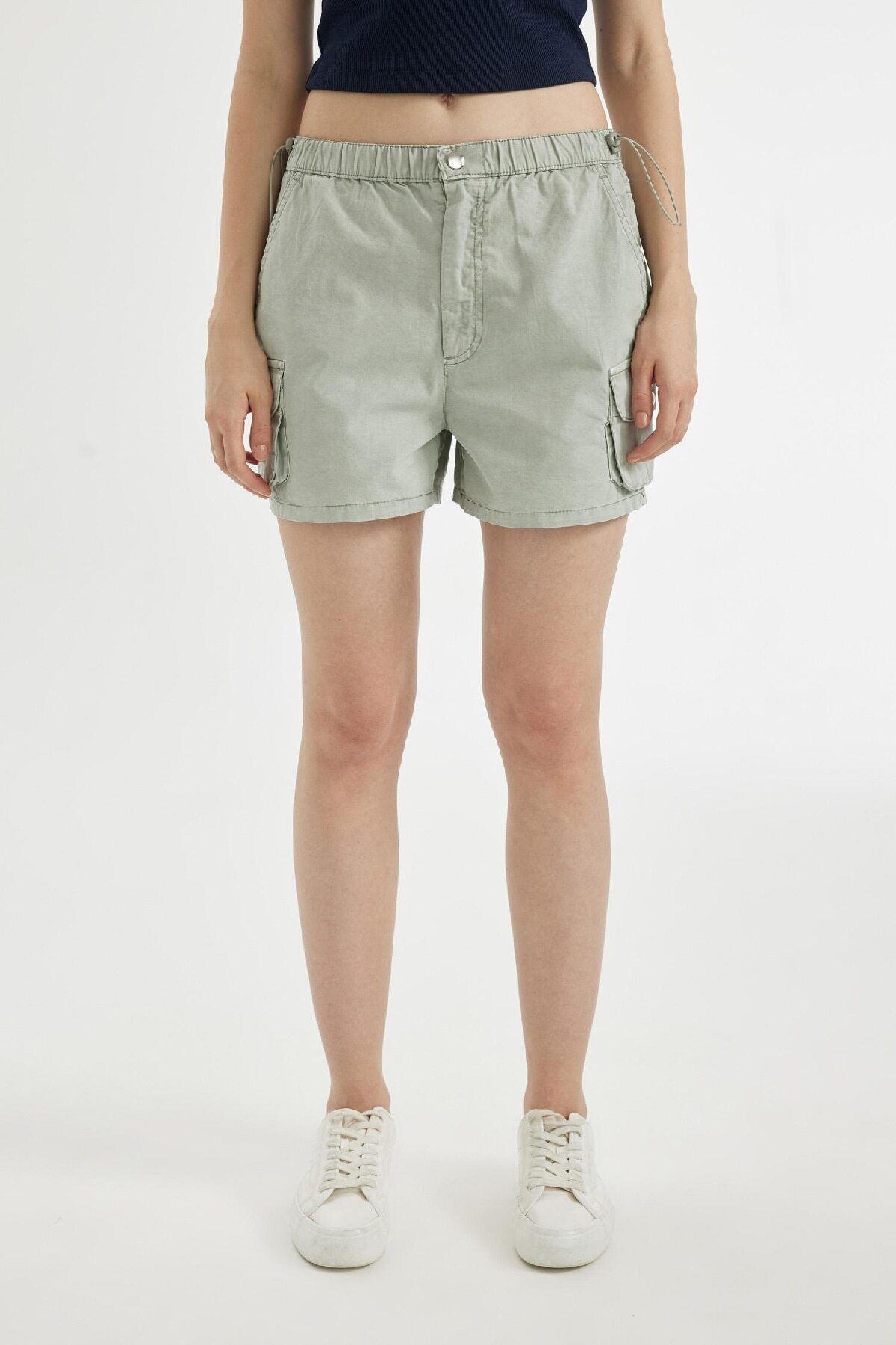 Defacto Coool Regular Fit Normal Bel Kısa Paça Gabardin Şort A3688AX24HS