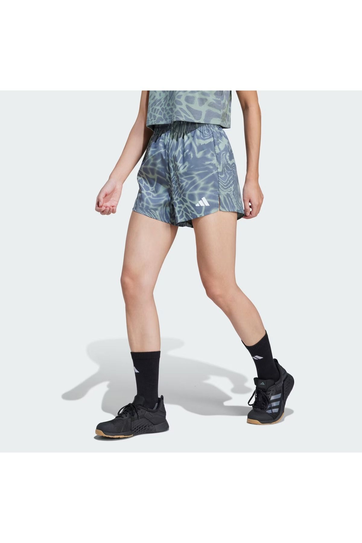 adidas We Min Aop Sh Kadın Şort JE8690