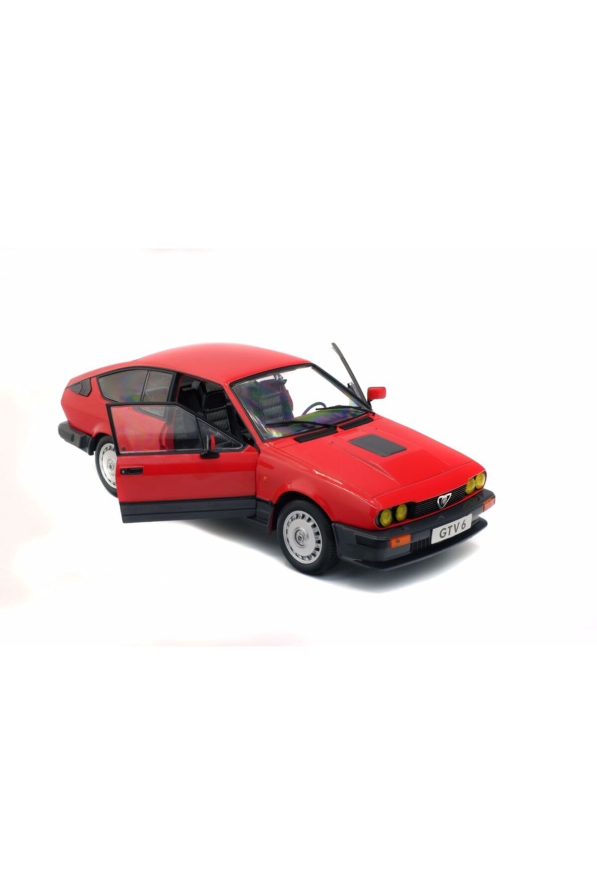 Solido 1/18 1984 Alfa Romeo Gtv 6 Diecast Model Araba Hayat Oyuncak