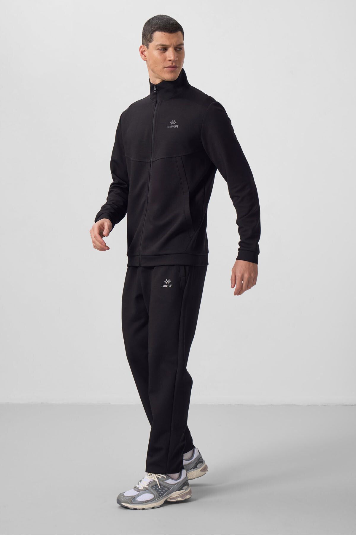 TOMMY LIFE Siyah Yüzeyi Dokulu Rahat Form Erkek Eşofman Takım - 85273