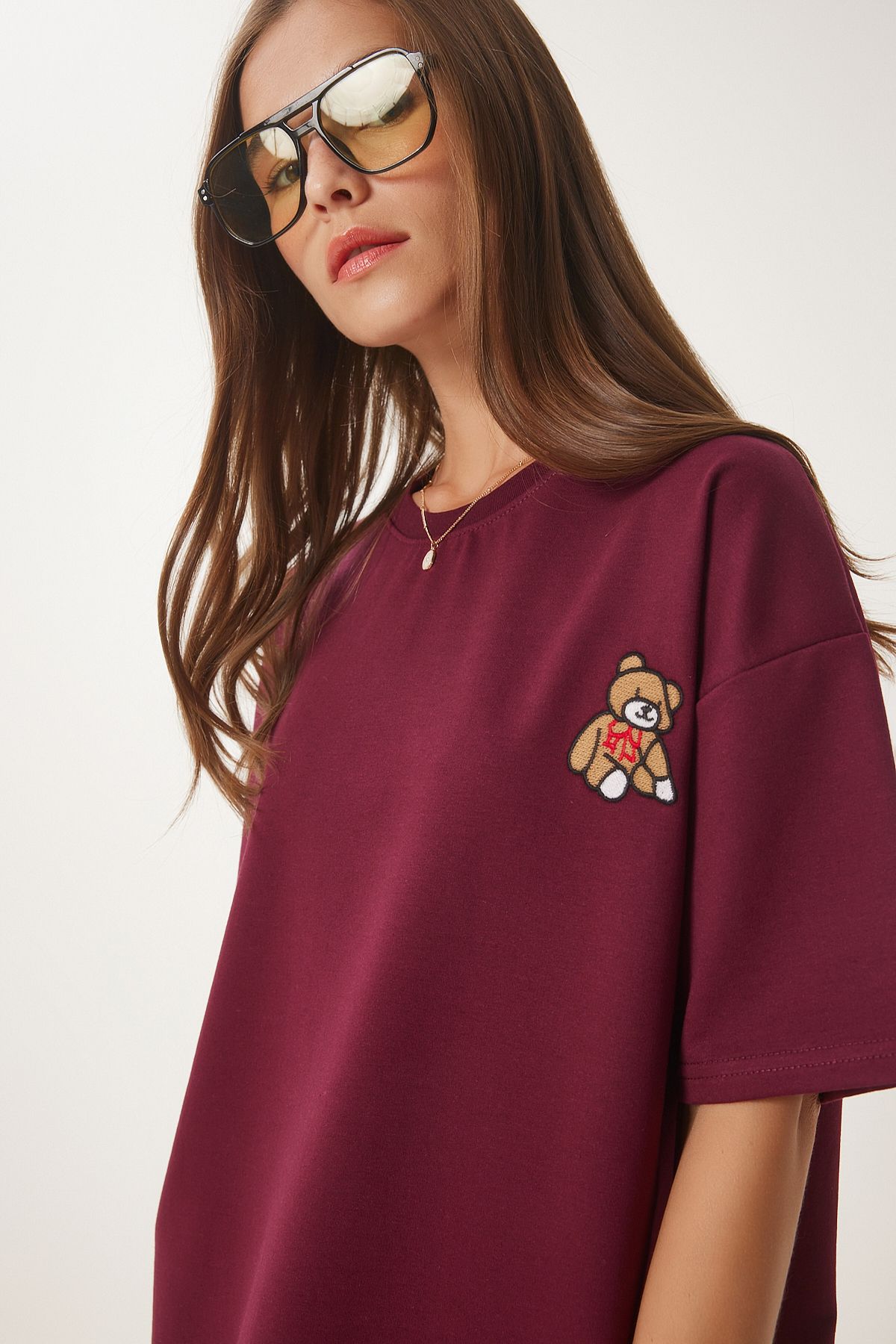 Happiness İstanbul Kadın Bordo Ayıcık İşlemeli Oversize Örme T-Shirt ZV00286