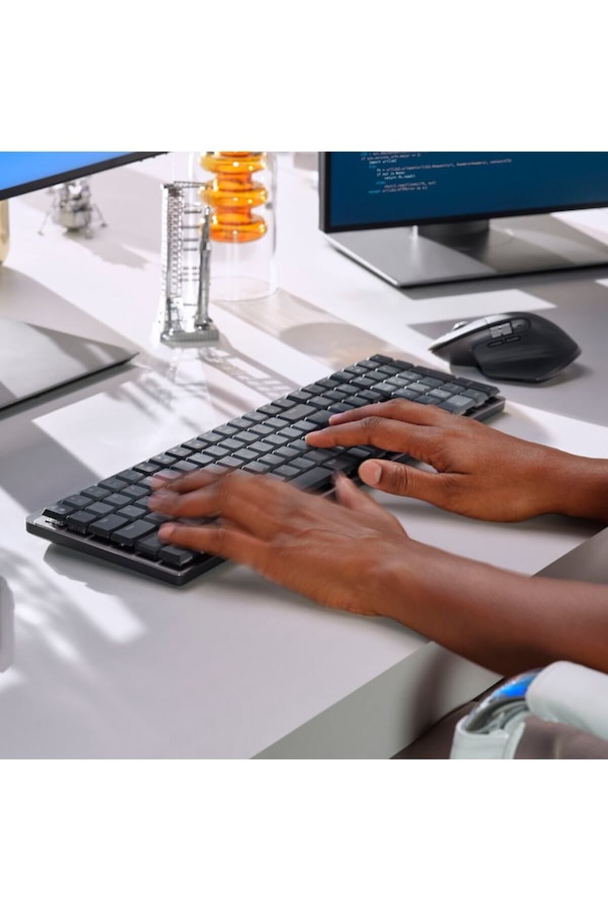logitech MX Mechanical Kablosuz İngilizce Q Klavye Clicky