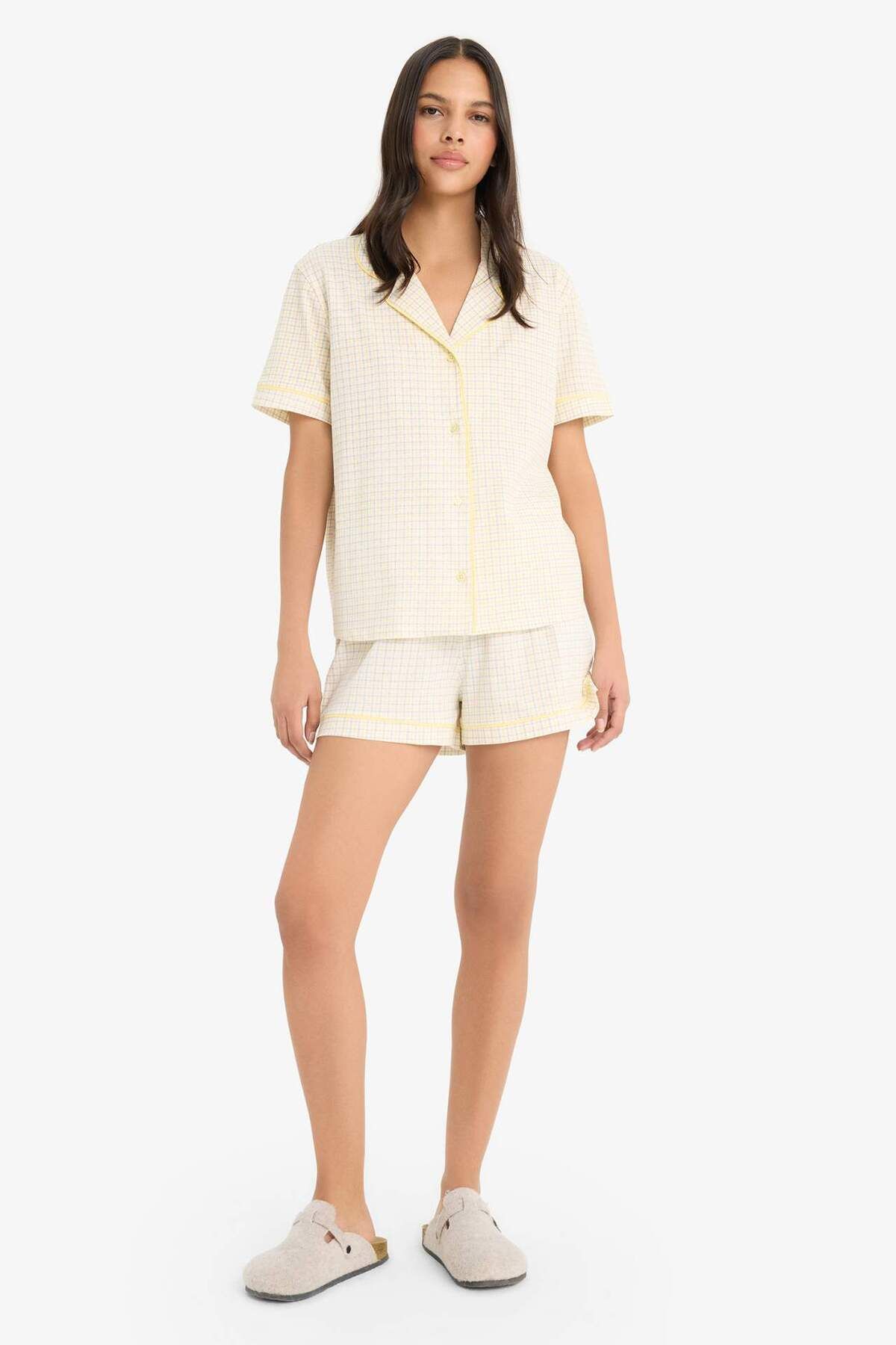Defacto Pijama Takımı Kısa Kollu Pijama Üstü Esnek Belli Kısa Şort Alt-Fall in Love E4327AX25SM