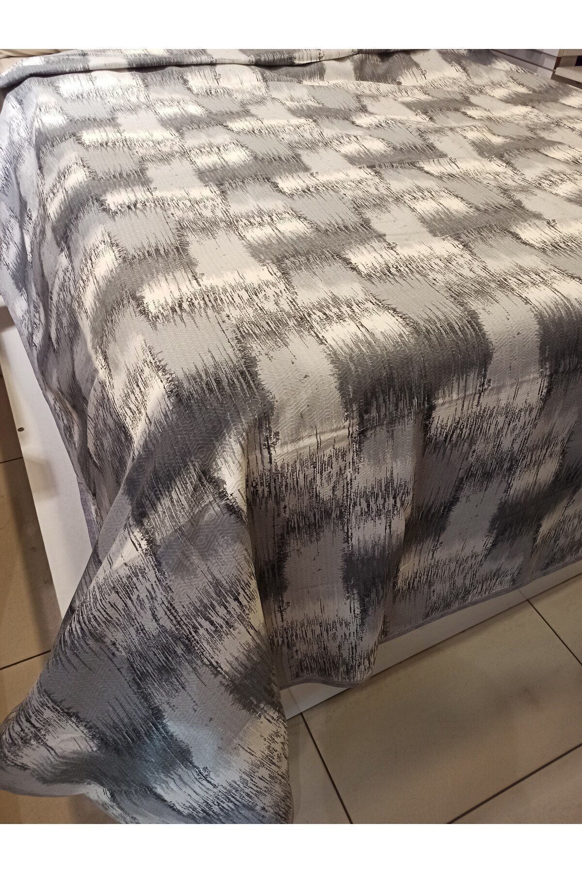 ŞENER HOME Patchwork Desen Baskılı 150x240 Cm. Tek Kişilik Tek Pike - Gri&kahve