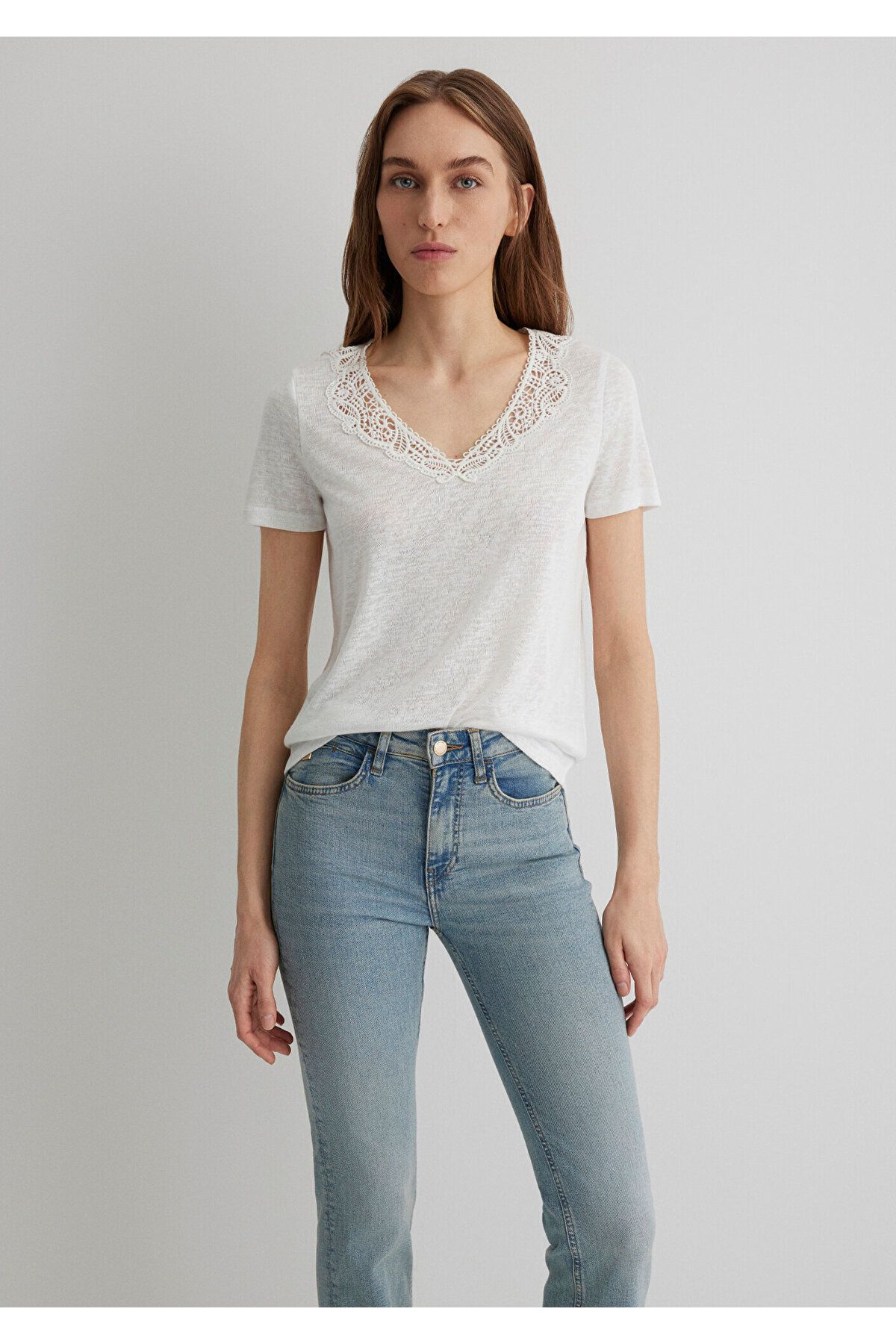 Mavi Dantel Detaylı Beyaz Tişört Slim Fit / Dar Kesim 1612752-70057