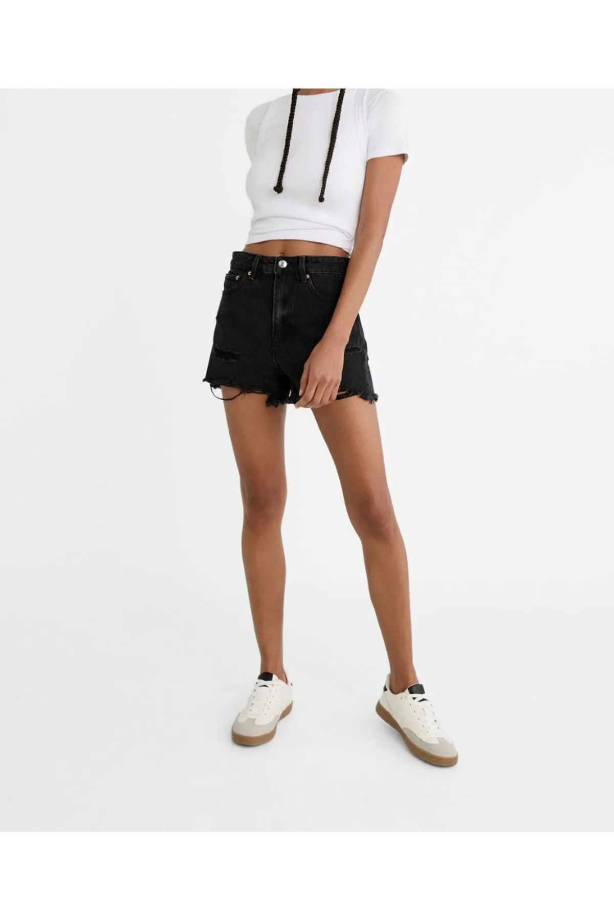 sobasic Yırtık denim şort