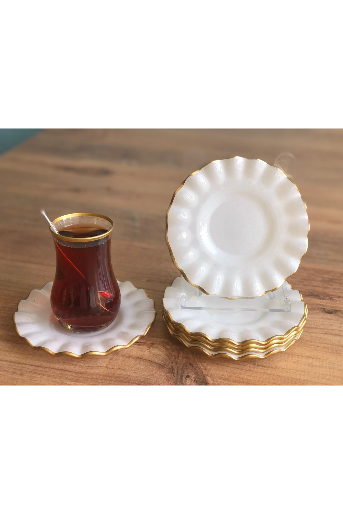 B&M Isabella Desenli Kıvrımlı Çay Tabağı 6 Adet