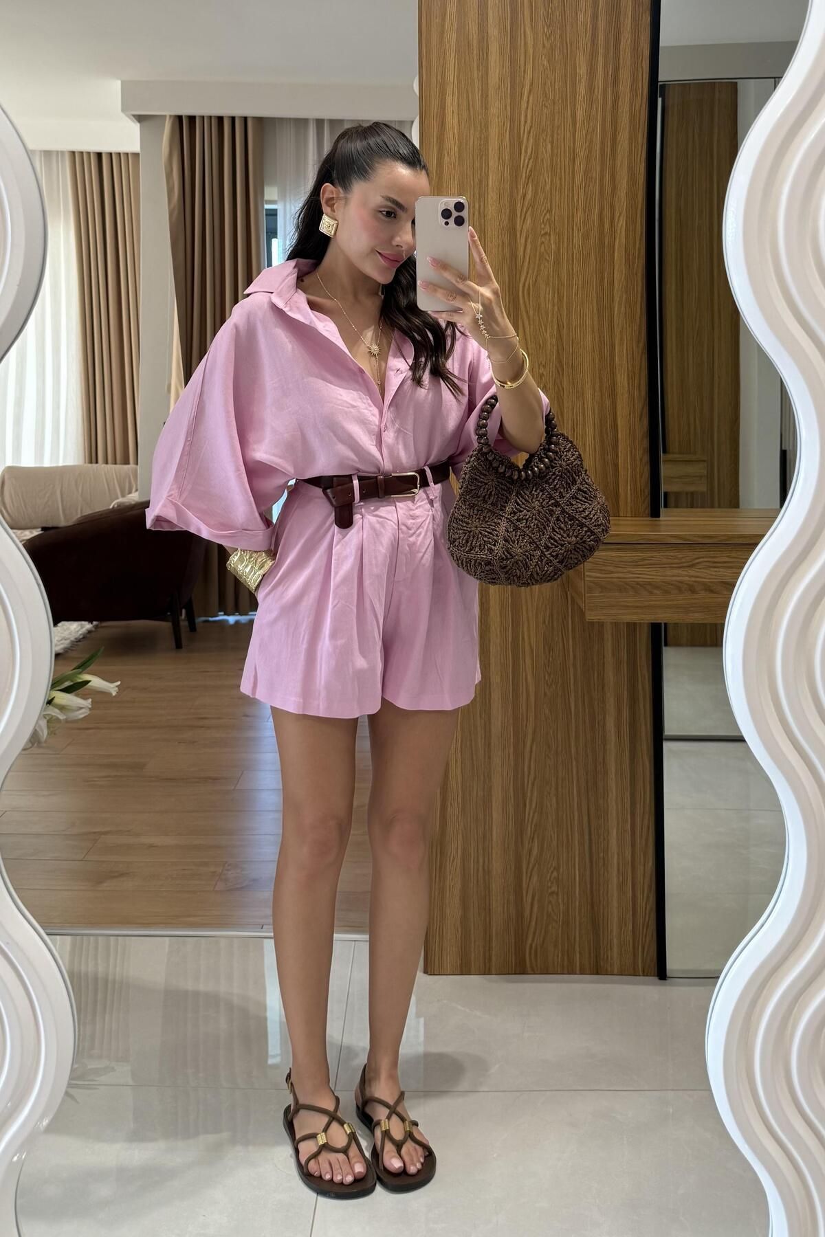 Gizem Ecemiş Mareis Pembe Gömlek Şort Keten Takım