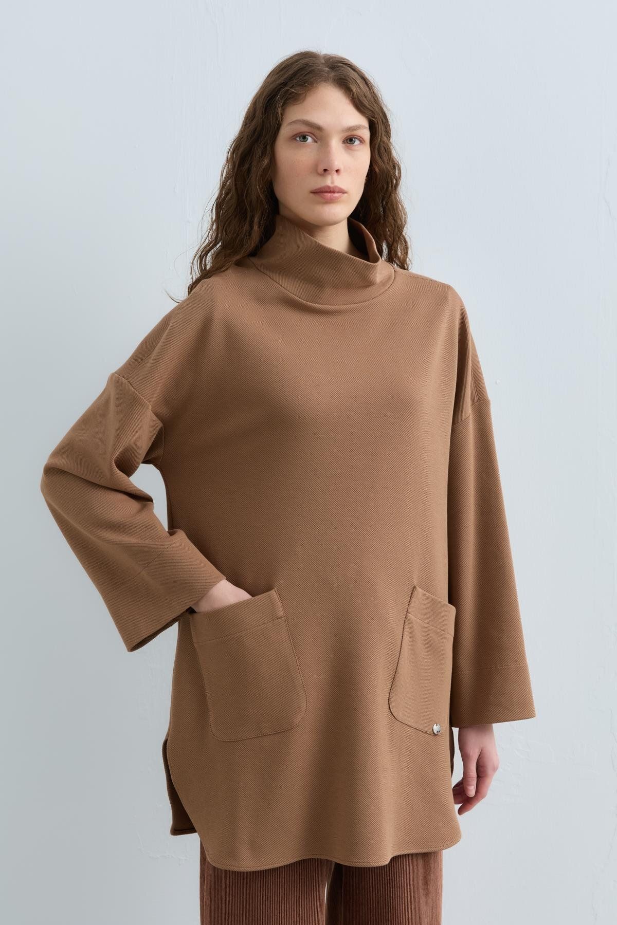 Nihan Cep Detaylı Oversize Tunik Camel