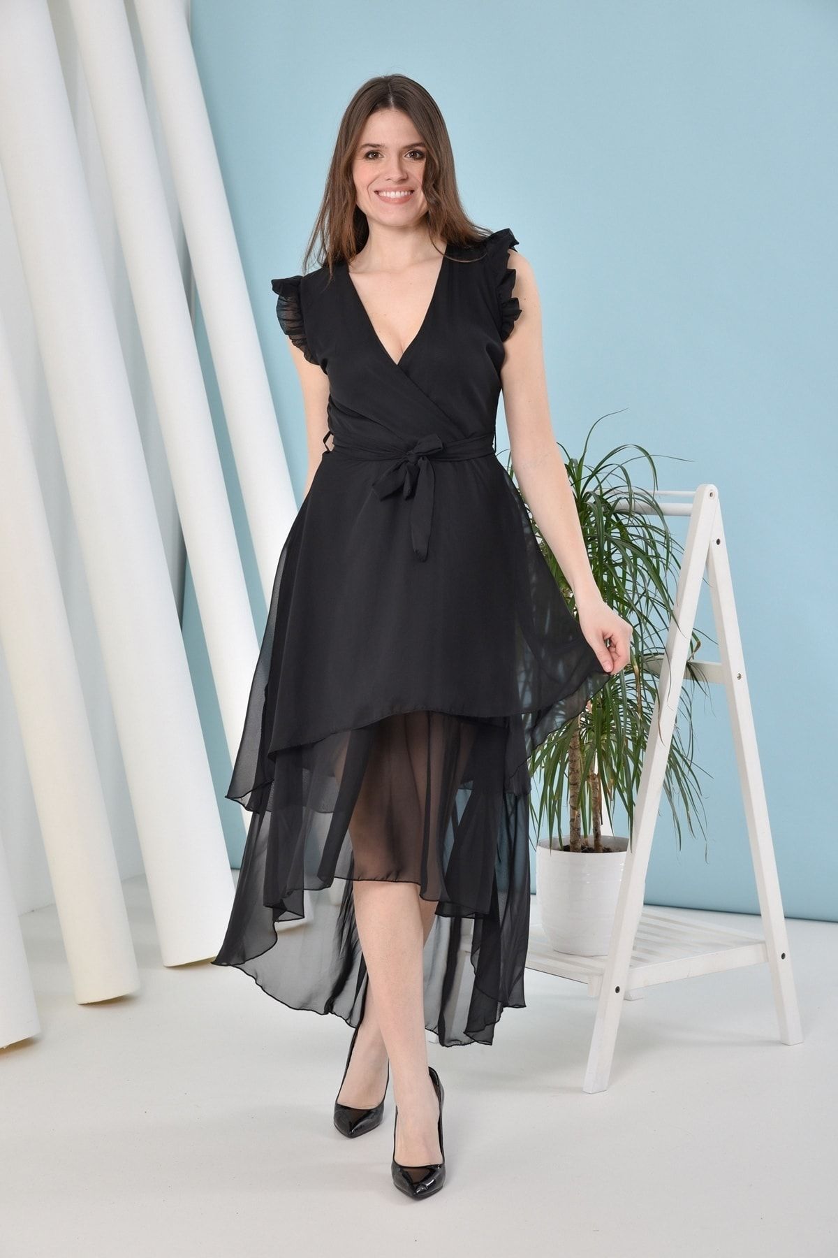 Ceylen Kadın Siyah Kruvaze Yakalı Kollar Fırfırlı Eteği Çift Katlı Uzun Şifon Elbise