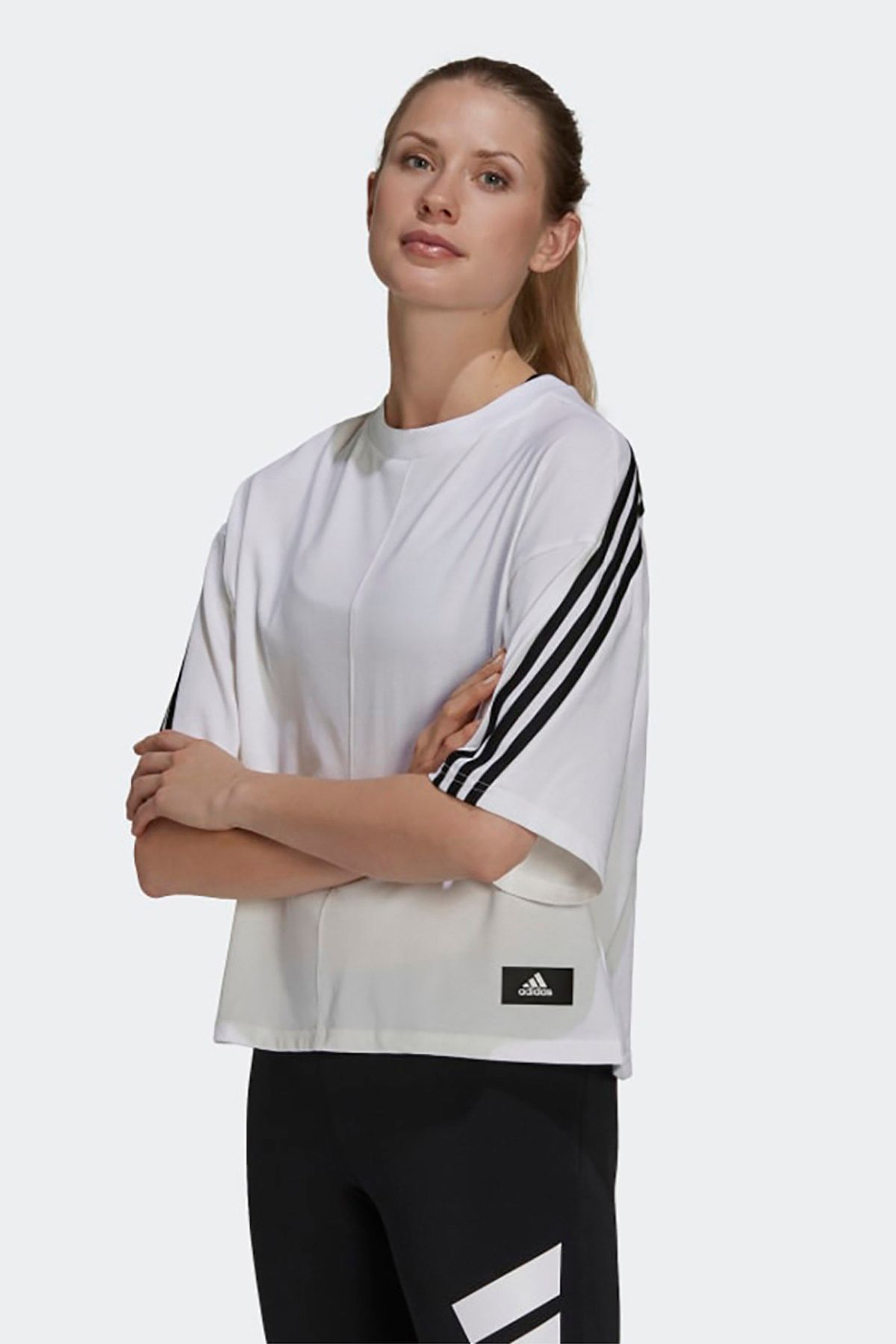 adidas Kadın Günlük T-shirt W Fi 3s Tee H39810