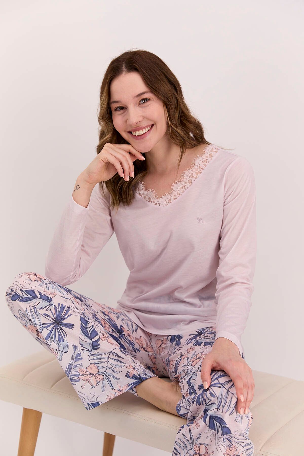 Arnetta Yaprak Desenli Gül Kurusu Kadın Uzun Kol Pijama Takımı