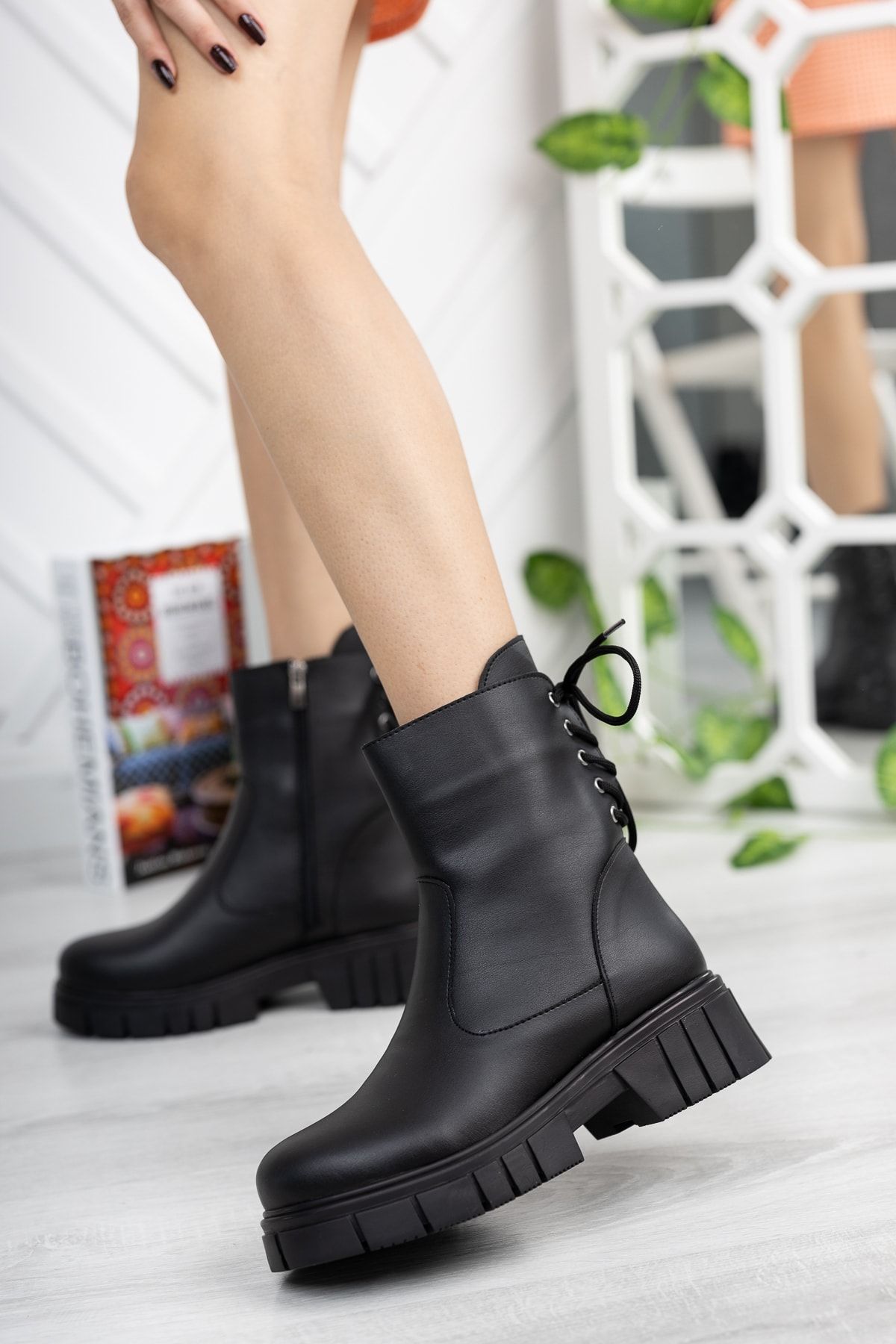 sedora shoes Kadın Topuktan Bağcıklı Siyah Bot& Bootie Postal Kalın Taban
