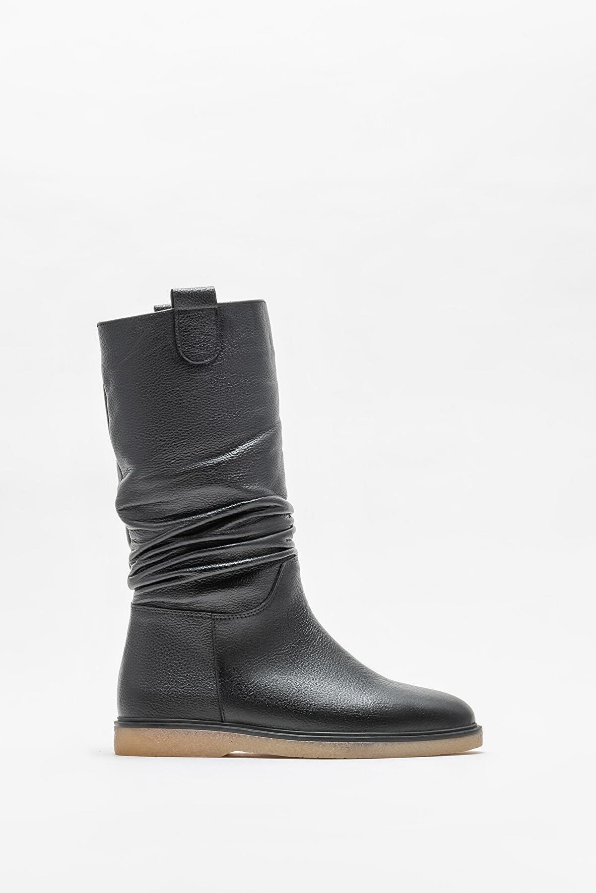 Elle Siyah Deri Kadın Günlük Bot - Şık ve Konforlu Ayakkabı