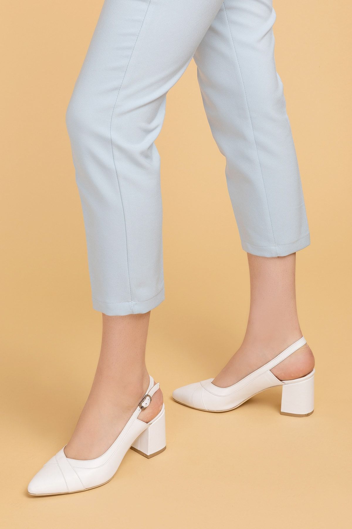 Gondol Kadın Beyaz Hakiki Deri Topuklu Ayakkabı