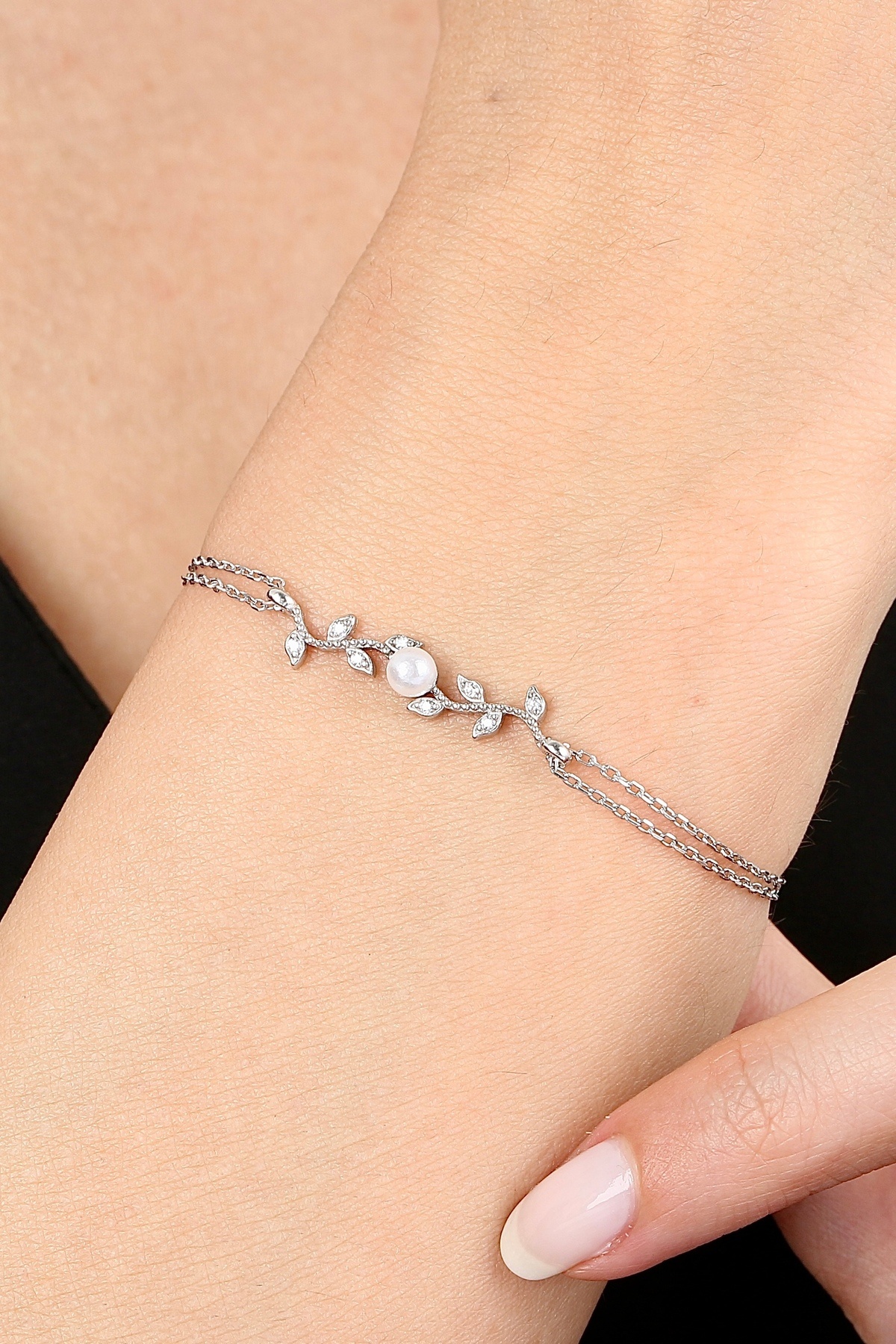 Mia Vento Diamond Bracelet with Pearl & Flower Design - Silver
