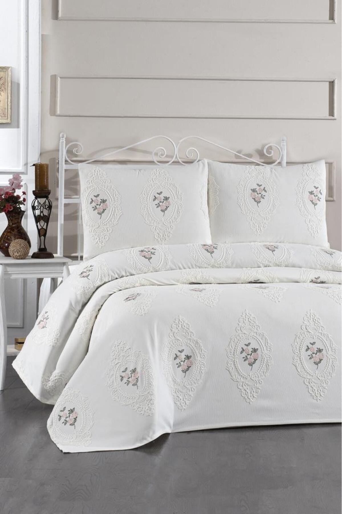 Çeyiz Diyarı Gardenlove Nakışlı Şönil 3 Parça Çift Kişilik Yatak Örtüsü Krem