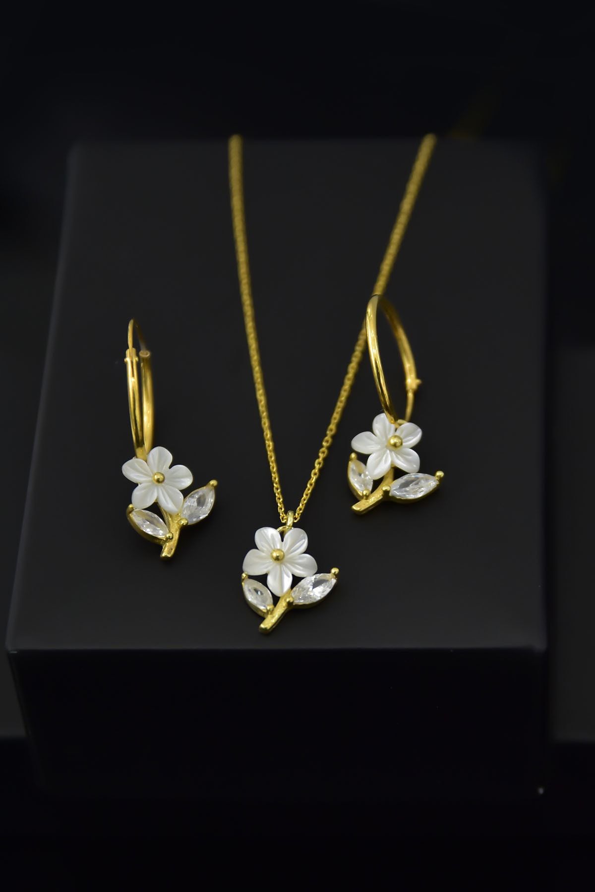 Papatya Silver 925 Ayar Gümüş Altın Kaplama Manolya Çiçeği Kolye Küpe Set
