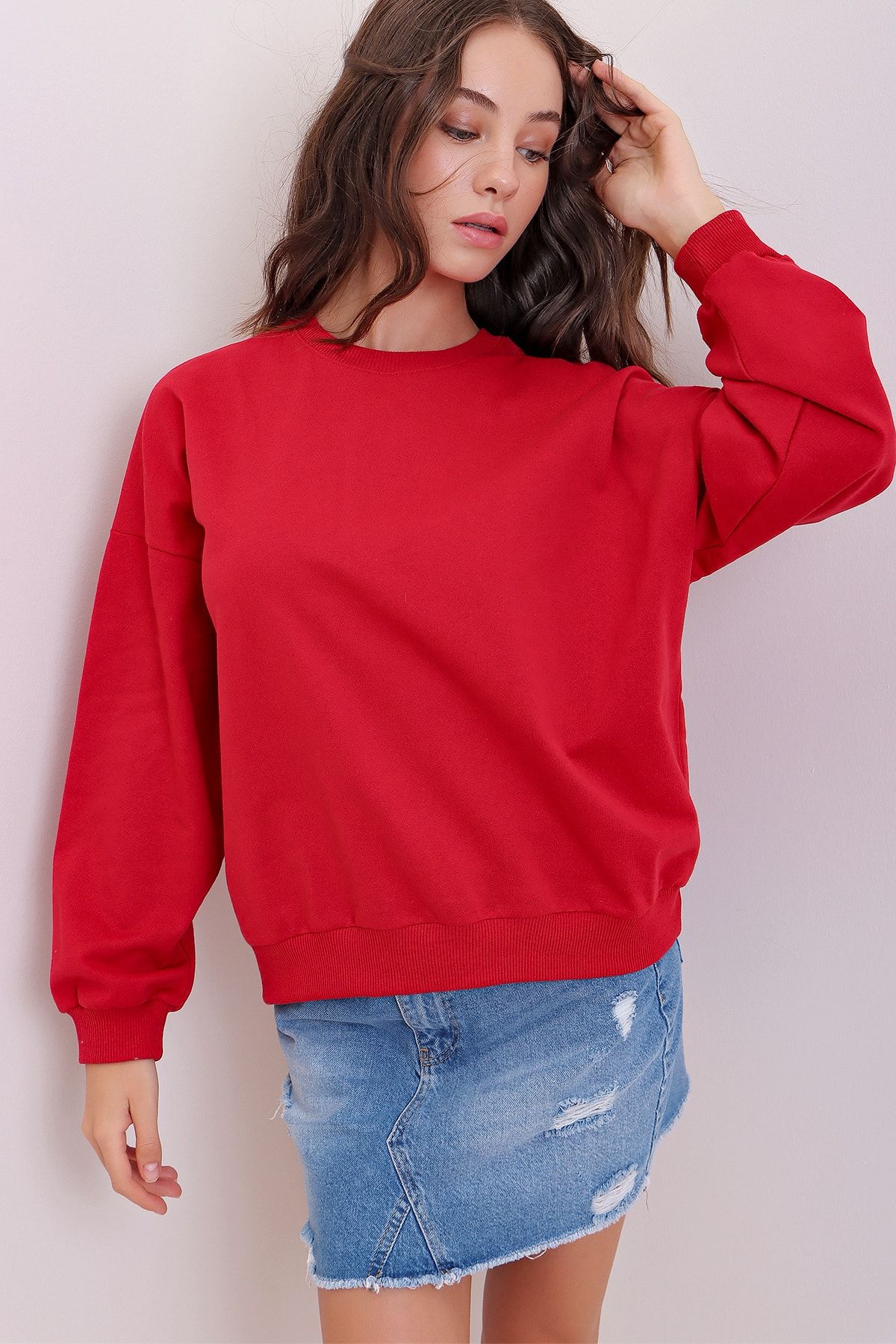 Trend Alaçatı Stili Kadın Kırmızı Bisiklet Yaka Oversize Basic Sweatshirt ALC-669-001