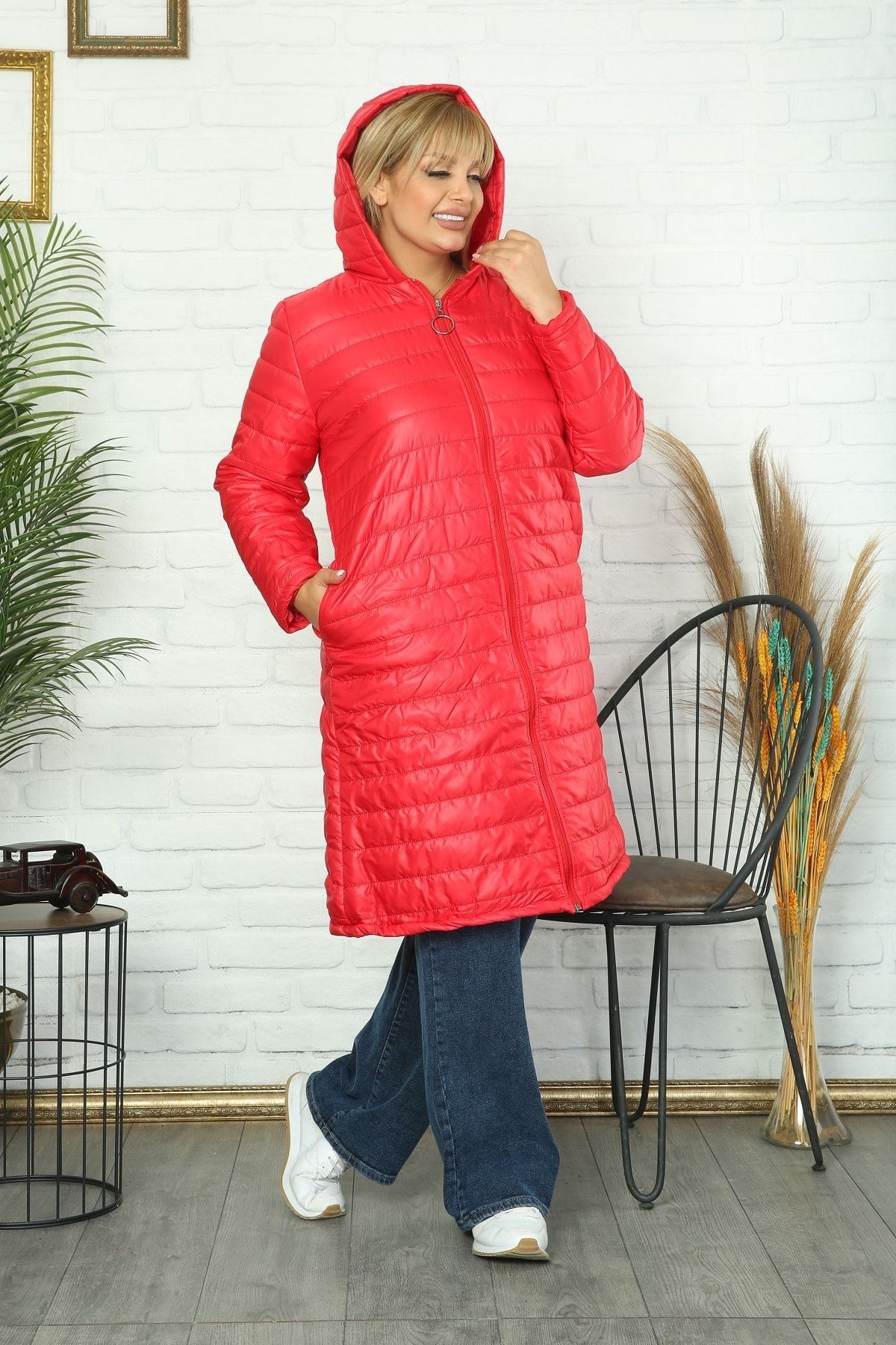 XL Modam Kadın Büyük Beden Kapişonlu Kırmızı Şişme Mont