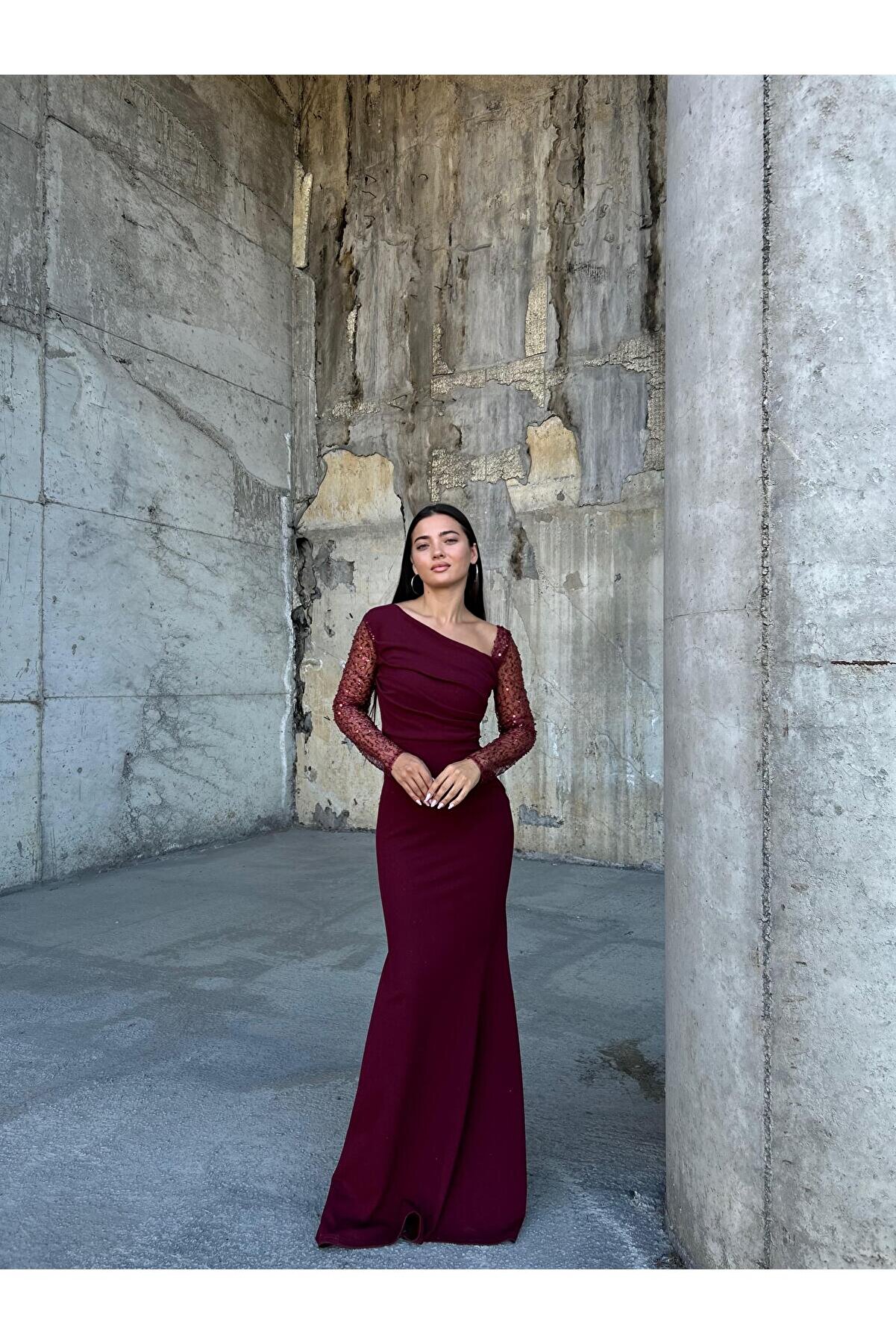 Modafeminen Kadın Esnek Krep Kumaş Kolları Tül Ve Taş Detaylı Maxi Boy Balık Abiye Elbise Bordo 5831