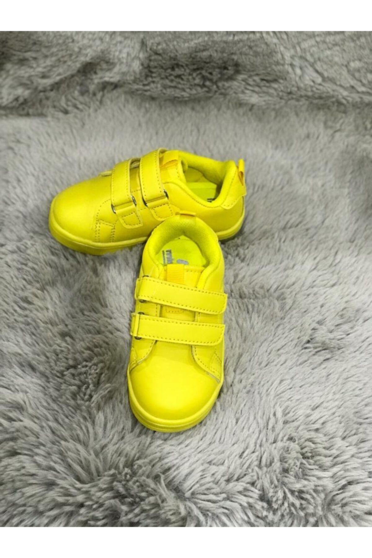Metin Ayakkabı Civciv Sarısı Bantlı Anotomik Taban Suya Dayanıklı Çoçuk Ayakkabısı