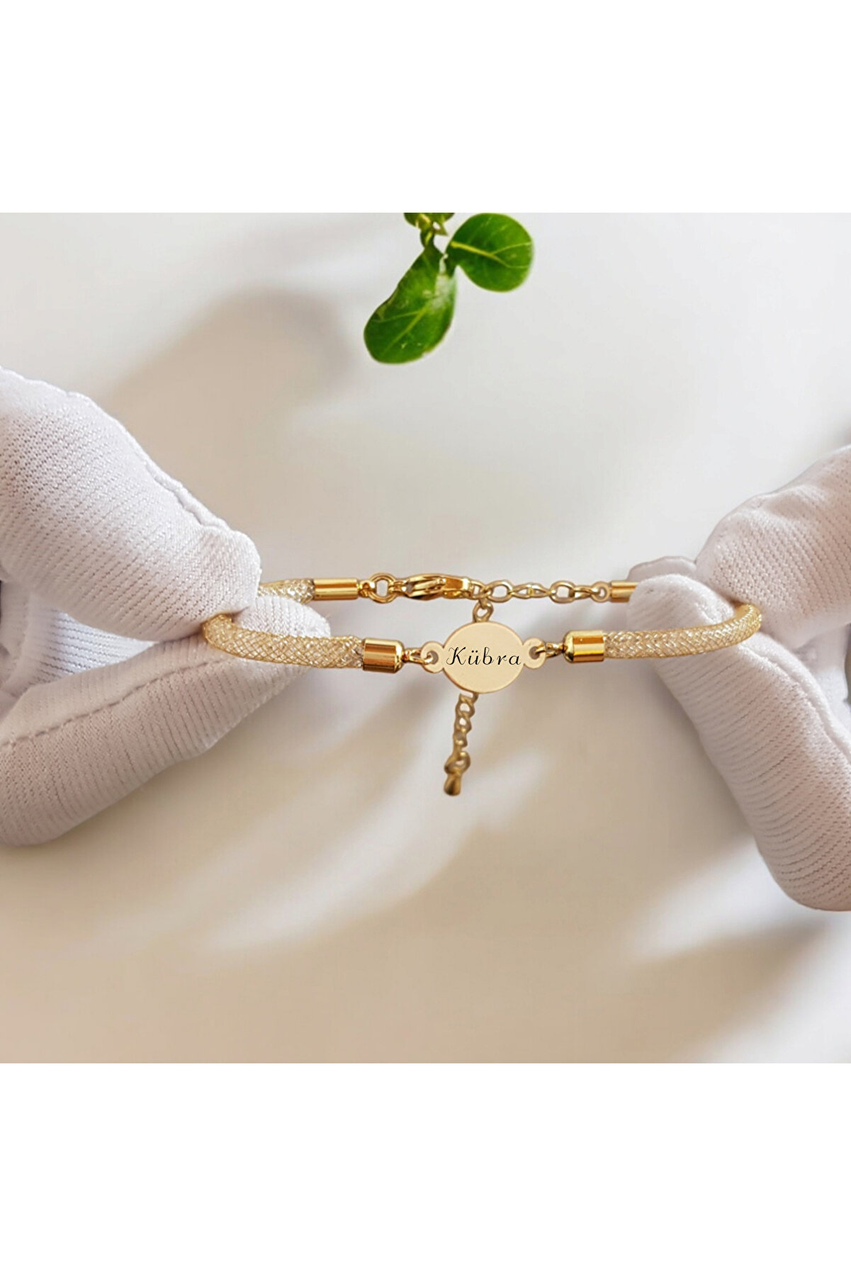 Archino Gold Altın Plakalı 14 Ayar Oval Motifli Hasır Kordonlu Kübra İsmine Özel Bileklik-415Isim-Sw