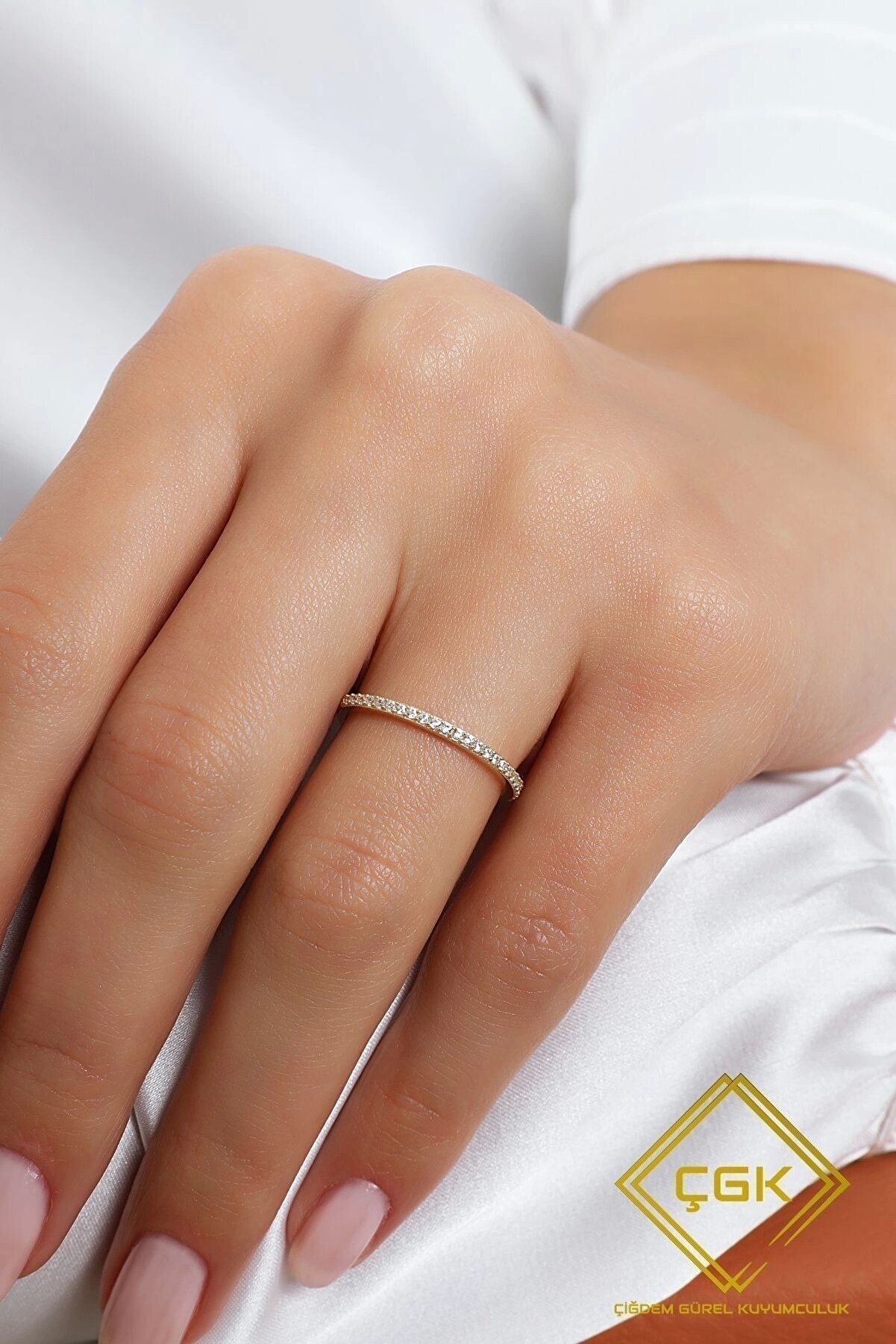 Çgk Çiğdem Gürel Kuyumculuk 8 Ayar Altın Yarım Tur Çıtır Taşlı Yüzük – Kadın, İnce Ve Zarif Model