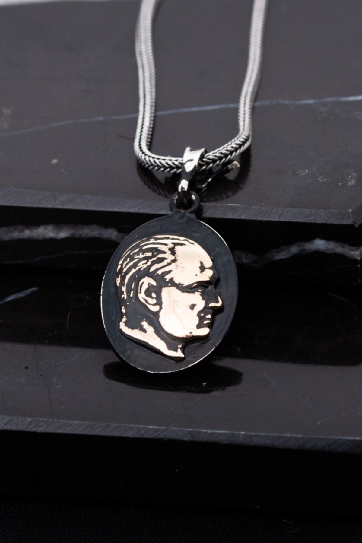 ALYANSEVİM Karartmalı Atatürk Portresi Gümüş Erkek Kolye