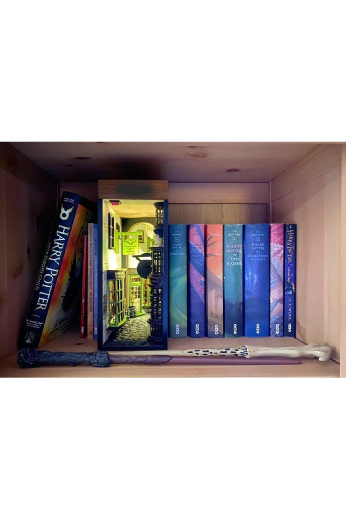 Sanatevimde Harry Potter Diagon Alley Olivanders Book Nook Kitaplık Süsü