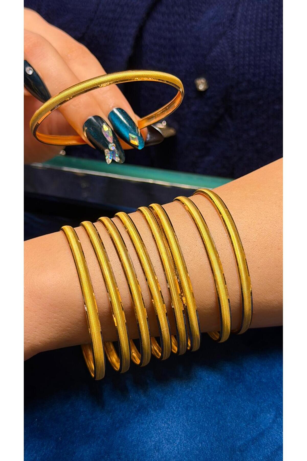 Kuyumcu Nurettin 4 Gr Noktalı Şarnel Bilezik 22 Ayar Altın 6.2 Ölçü