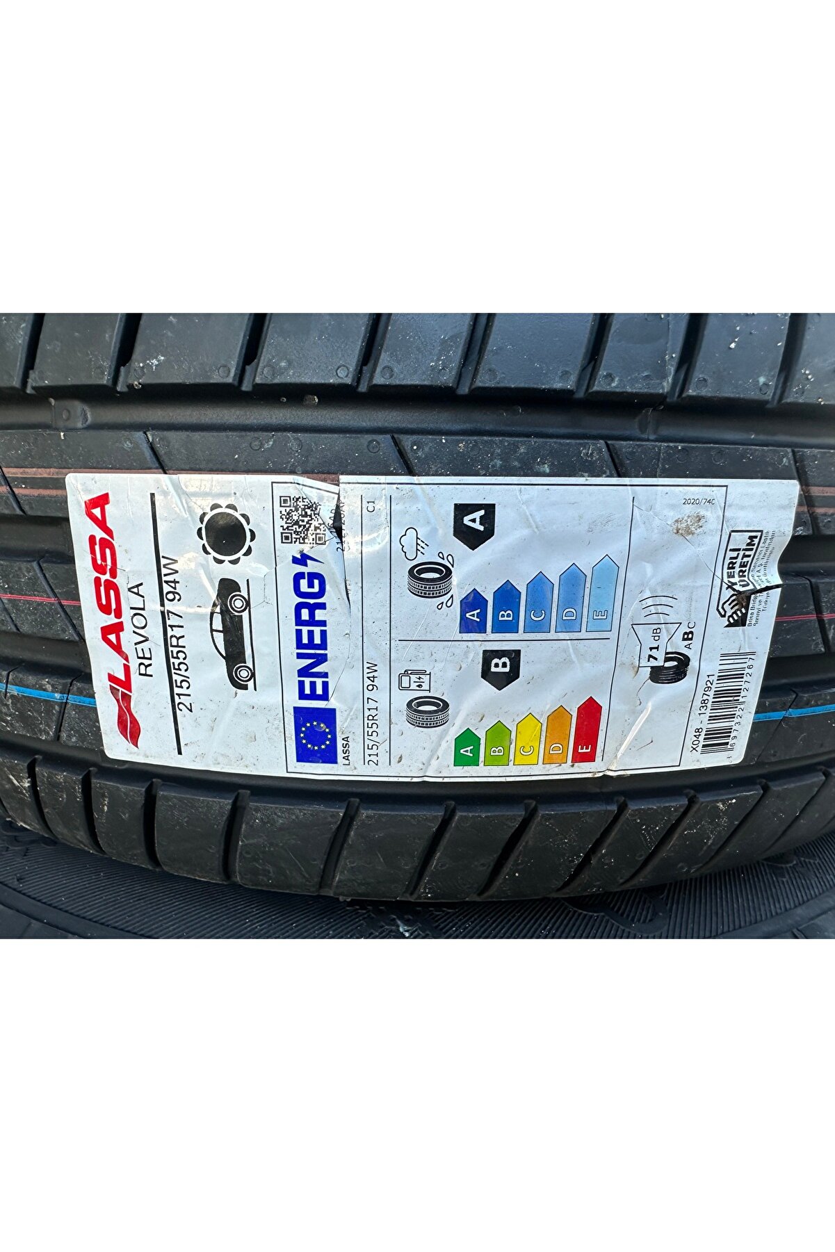 215/55R17 94W REVOLA