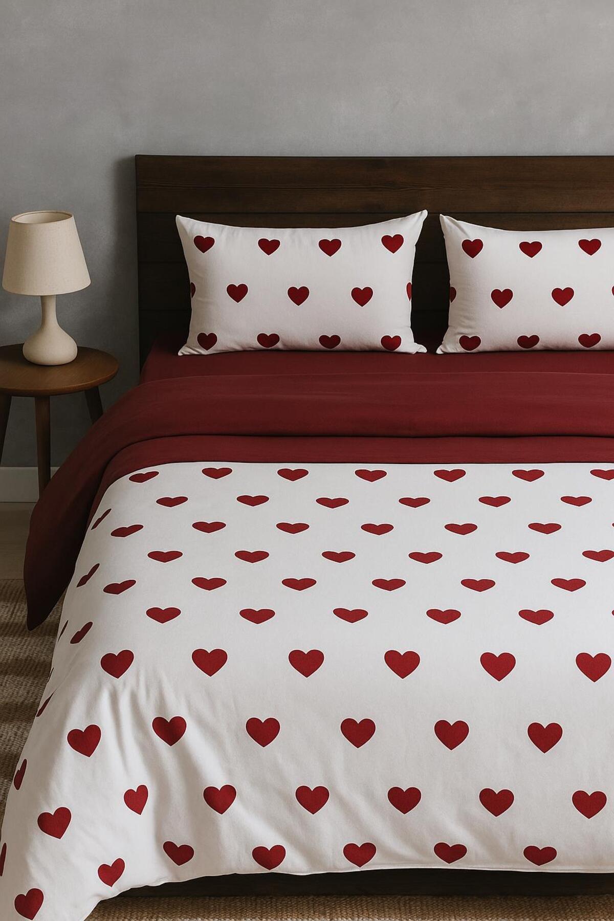 Üntaş Kalp Desenli Çift Kişilik Çift Taraflı Nevresim 2 Yastık Kılıfı