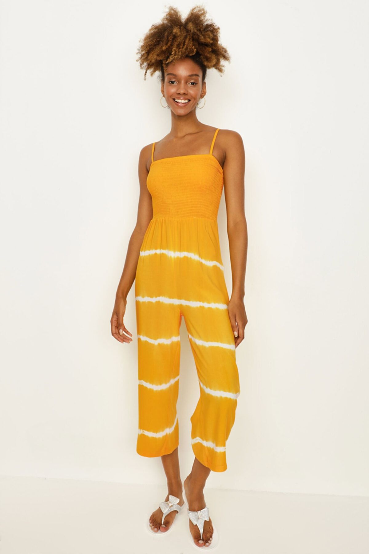 Select Moda Kadın Sarı Batik Desenli Gipeli Tulum