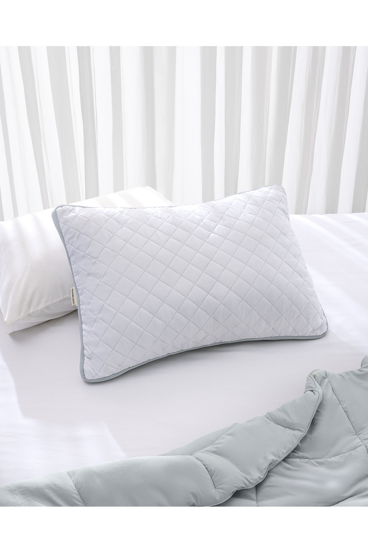 Madame Coco Klimalı Yastık Kılıfı - 50x70 cm - Beyaz/Açık Gri