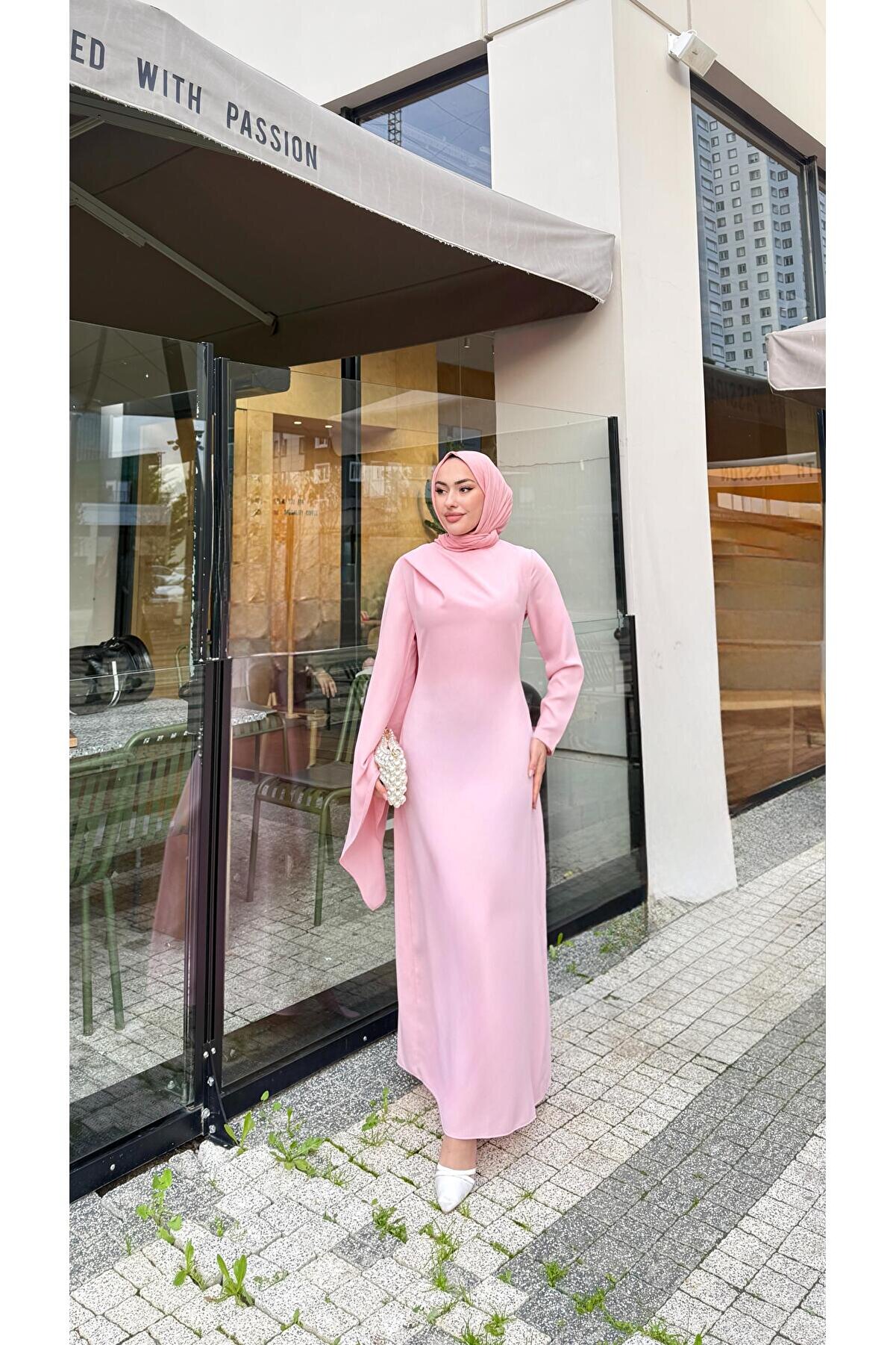 modadeywearst Kuyruk Detaylı Drapeli Tesettür Abiye Elbise - ₺1099