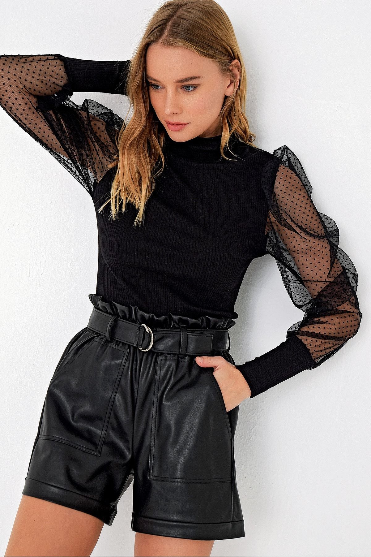 Trend Alaçatı Stili Kadın Siyah Prenses Kol Bluz ALC-X5072