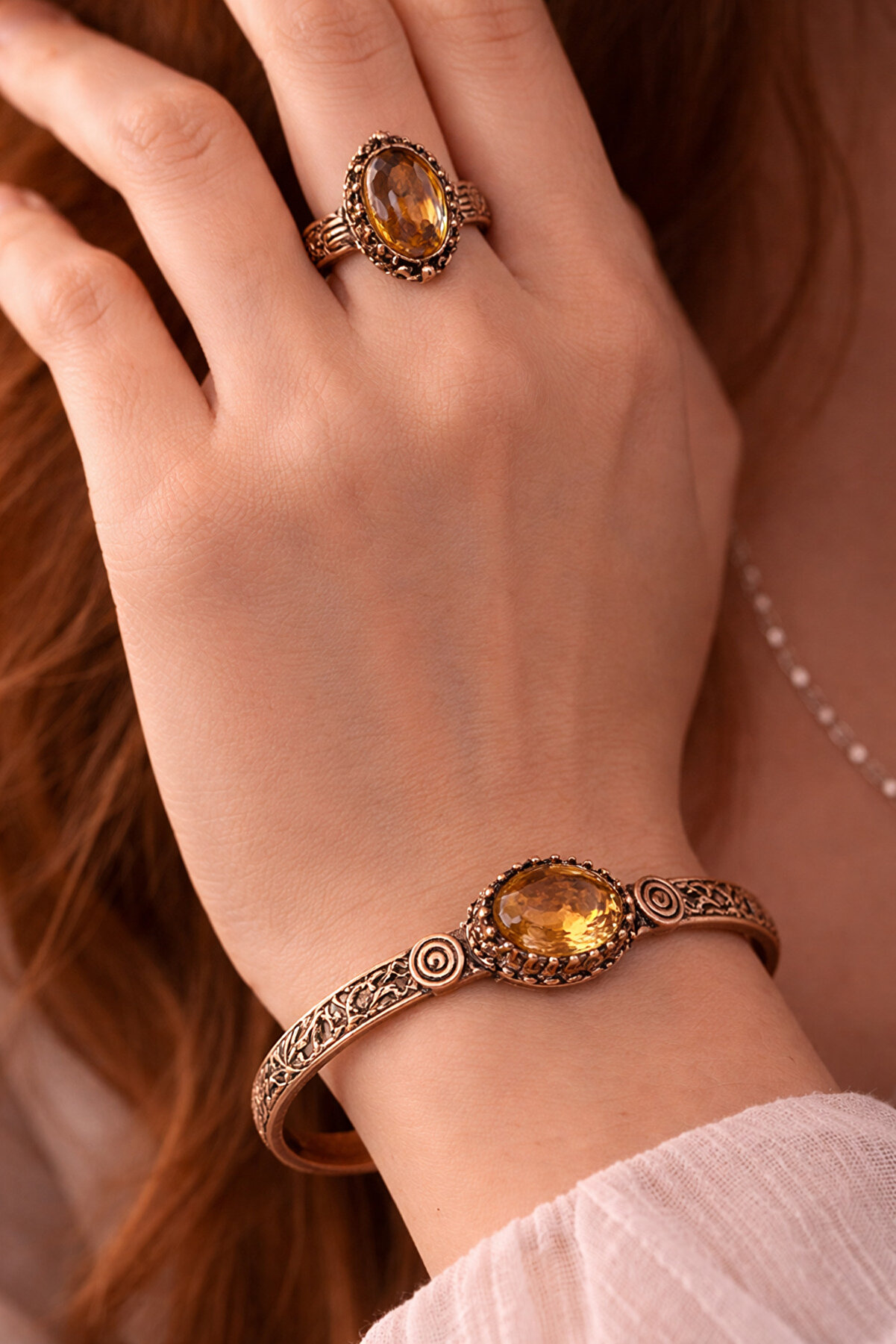 İyyaKee Women's Copper Bracelet Ring Set with Oval Zultanite Stone