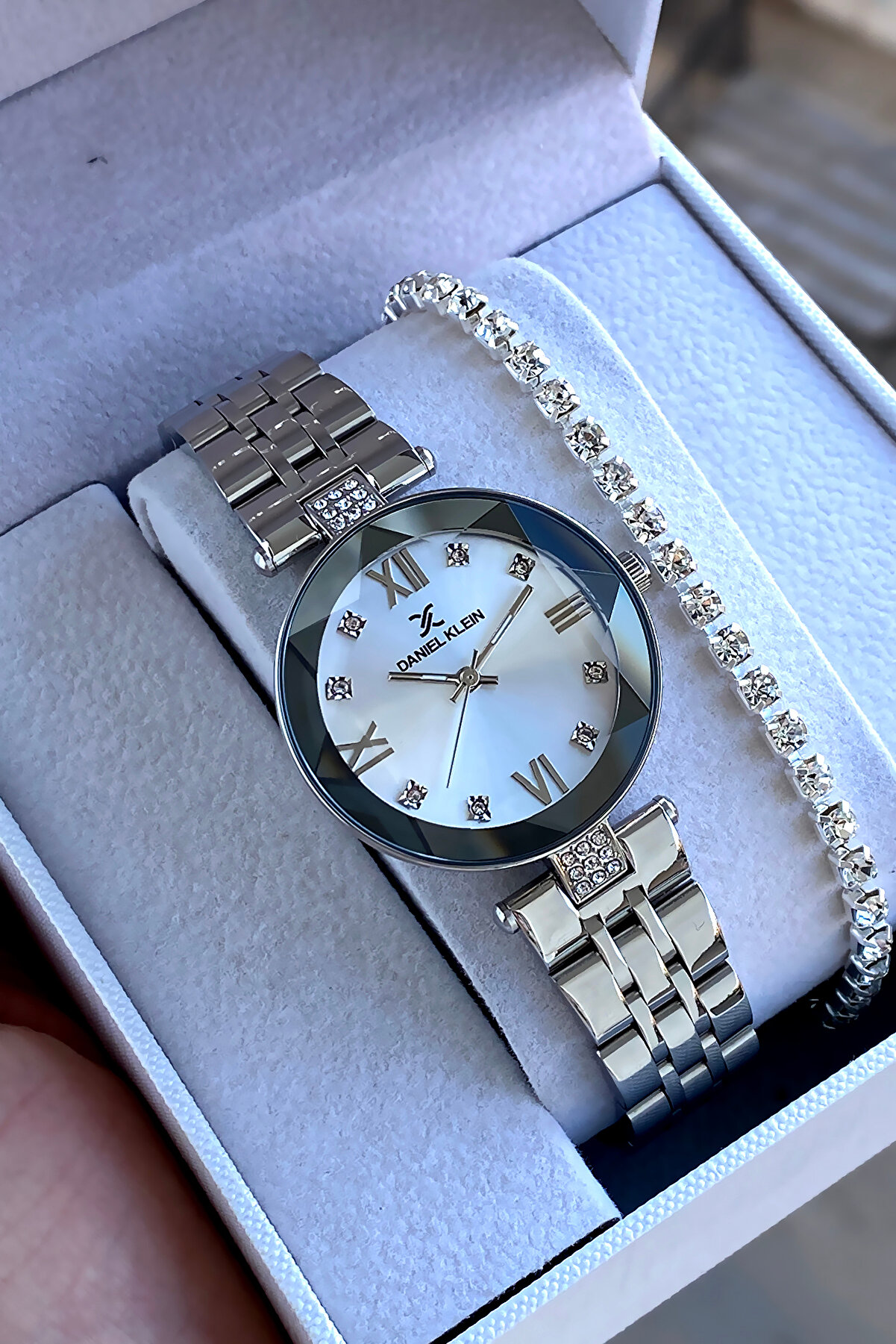 Daniel Klein %100 Orijinal Çelik Kordon Zarif Şık Minimalist Tasarım Gümüş Renk Kadın Kol Saati Bileklik Hediye