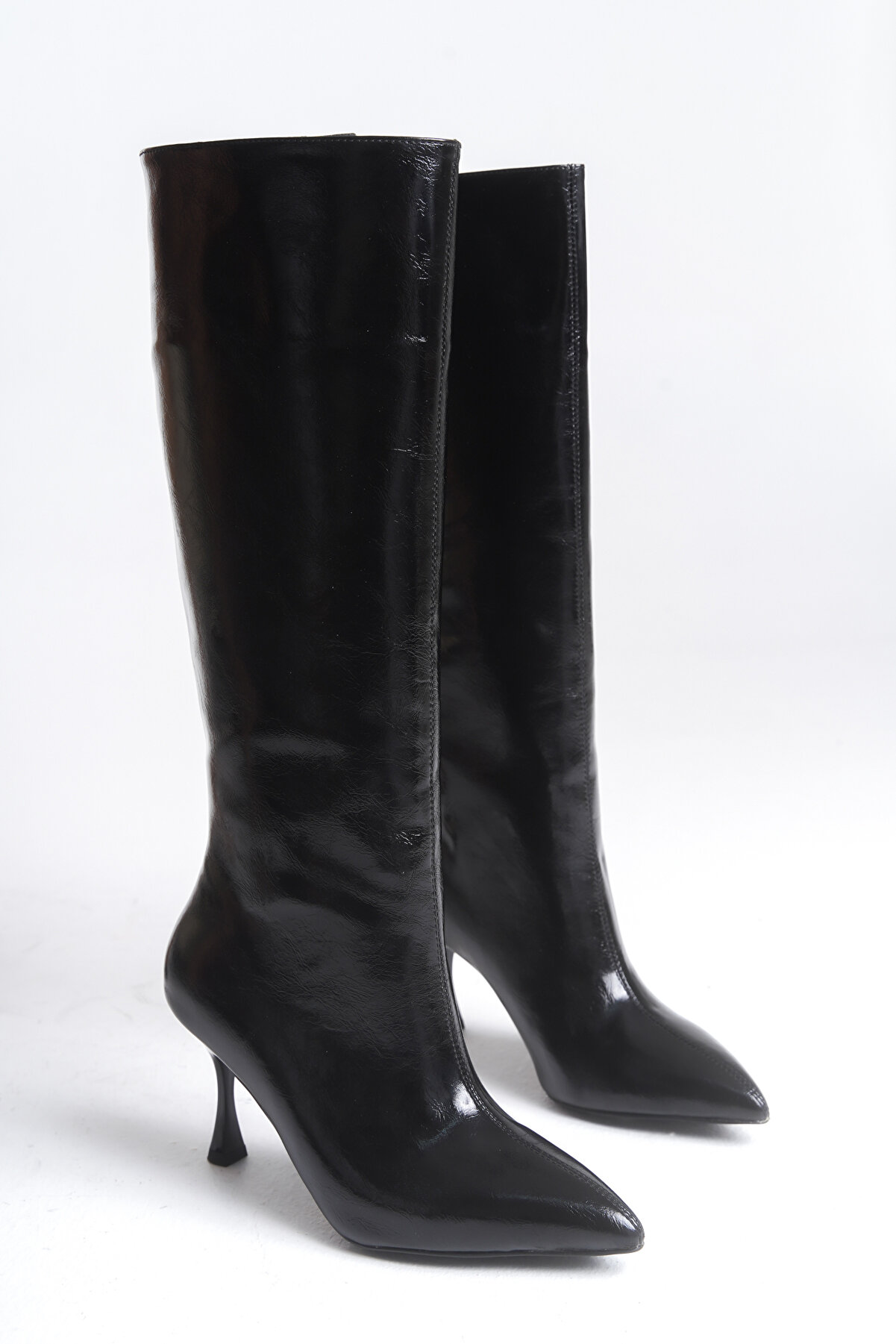 LDR Kadın Siyah Rugan İnce Topuk Çizme - Elegant ve Konforlu Ayakkabı