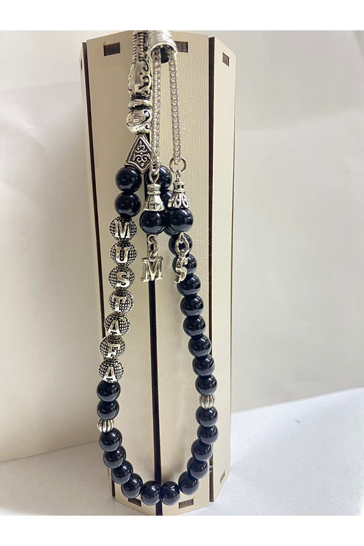 Lio20 Tesbih Oniks Taşı İsimli Püskülü Harfli Hediyelik Karton Kutulu Tesbih