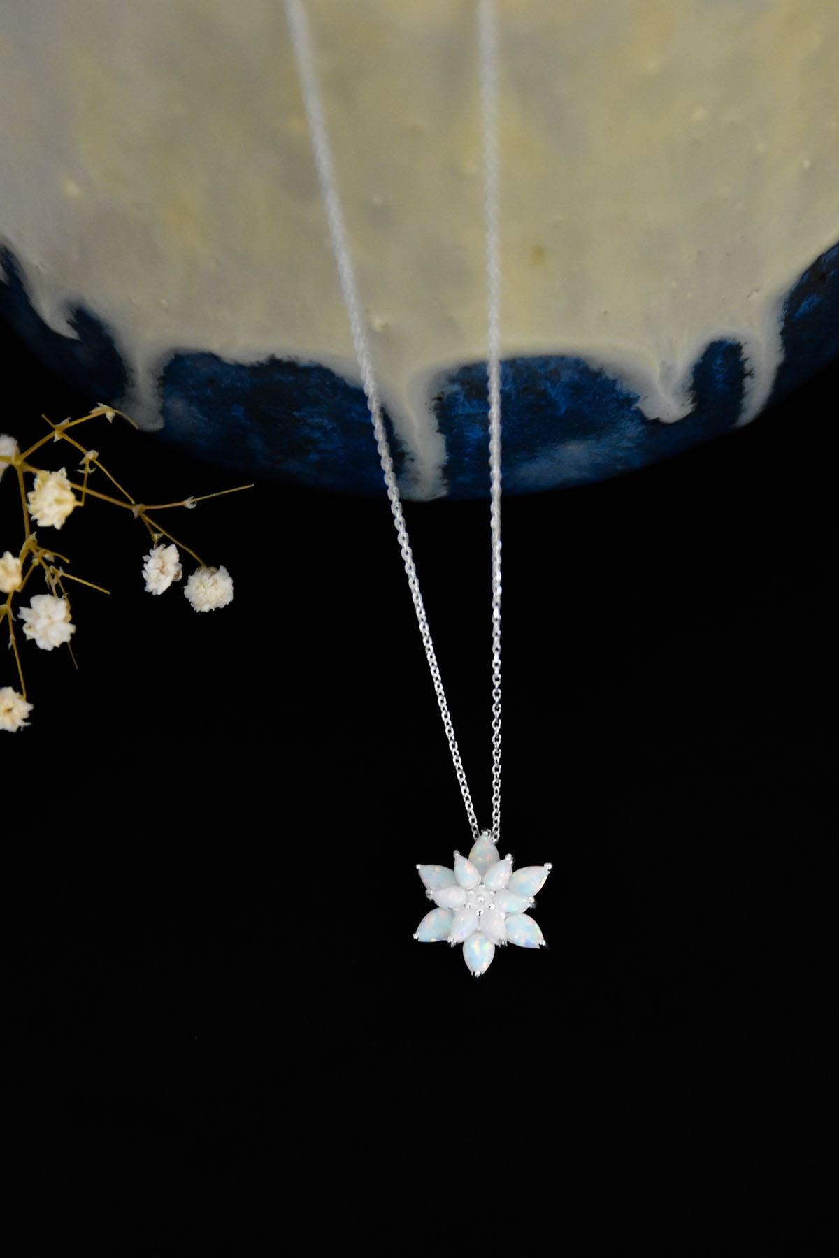 Papatya Silver 925 Ayar Rodyum Kaplama Kadın Beyaz Opal Taşlı Lotus Çiçeği Gümüş Kolye