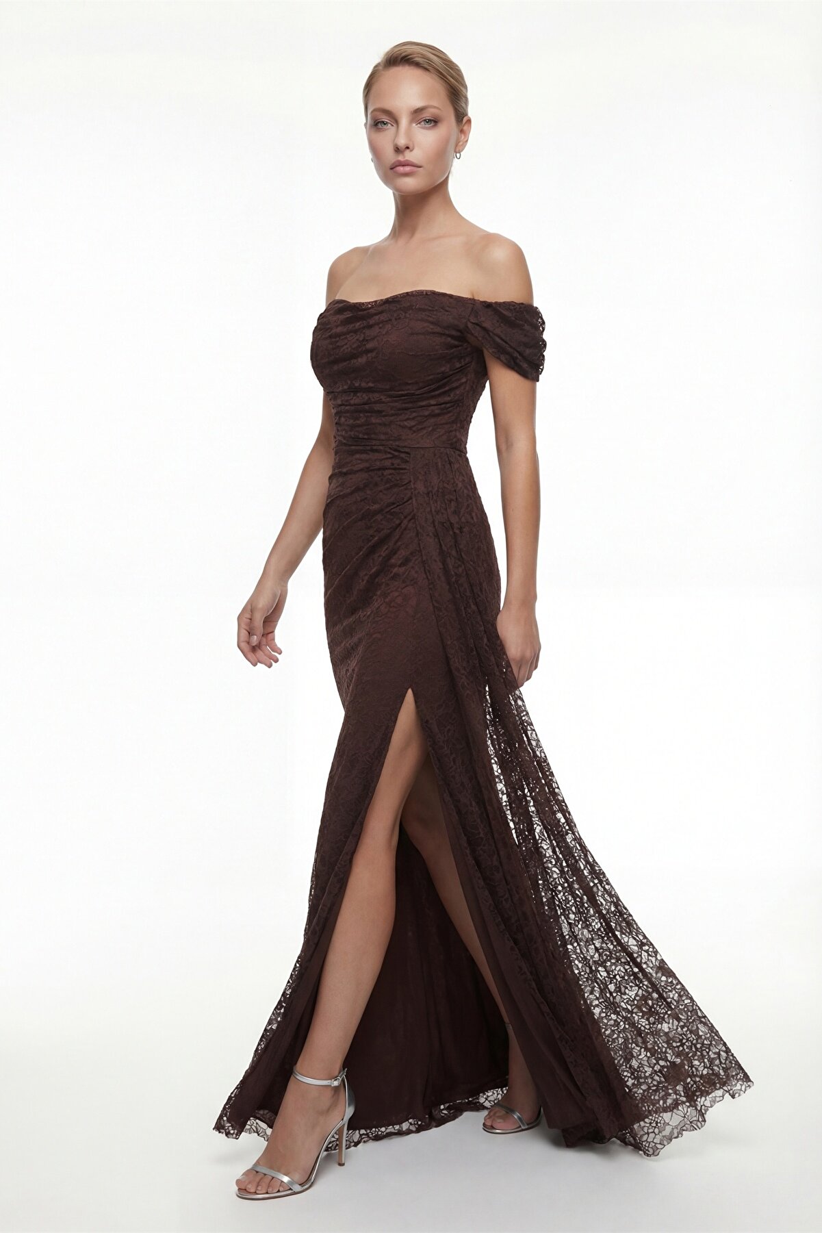 Lafaba Kadın Kahverengi Dar Kalıp Kayık Yaka Dantelli Uzun Abiye Elbise