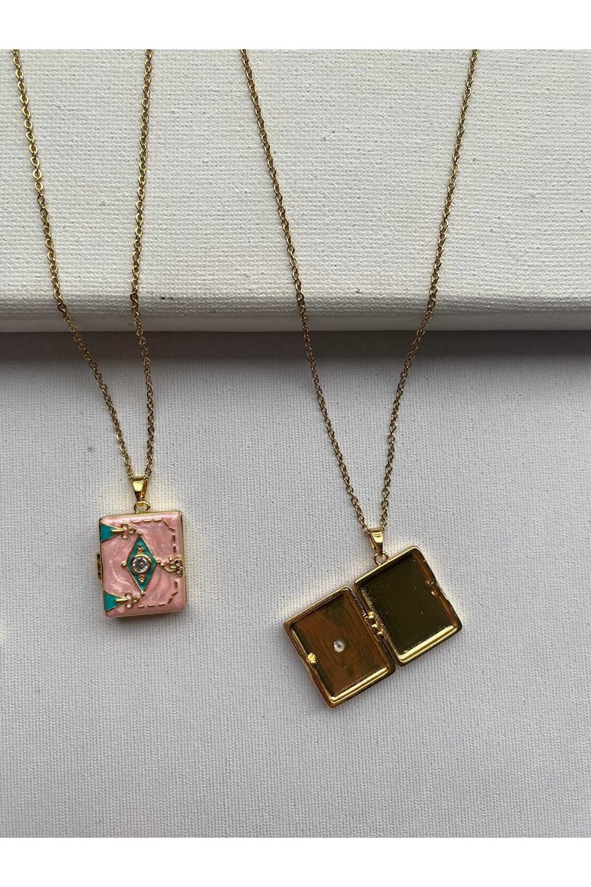 COLLECTİON Renkli Mine Detaylı Açılır Kitap Madalyon Kolye Fotoğraf Koymalık Anı Kolyesi