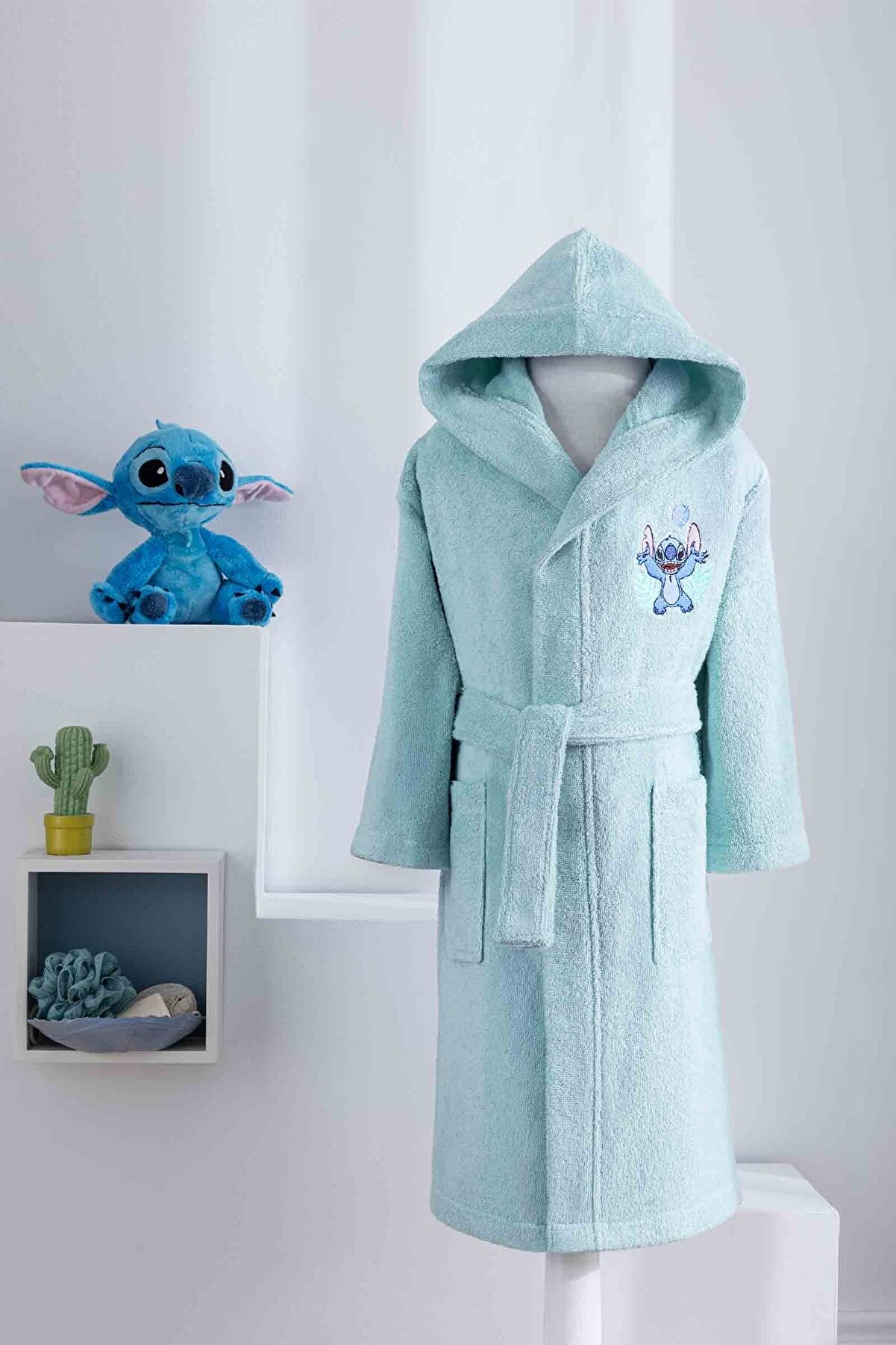 Özdilek Stitch Disney Lisanslı Çocuk Bornoz 7/8 Yaş - Renkli ve Keyifli Banyo Deneyimi